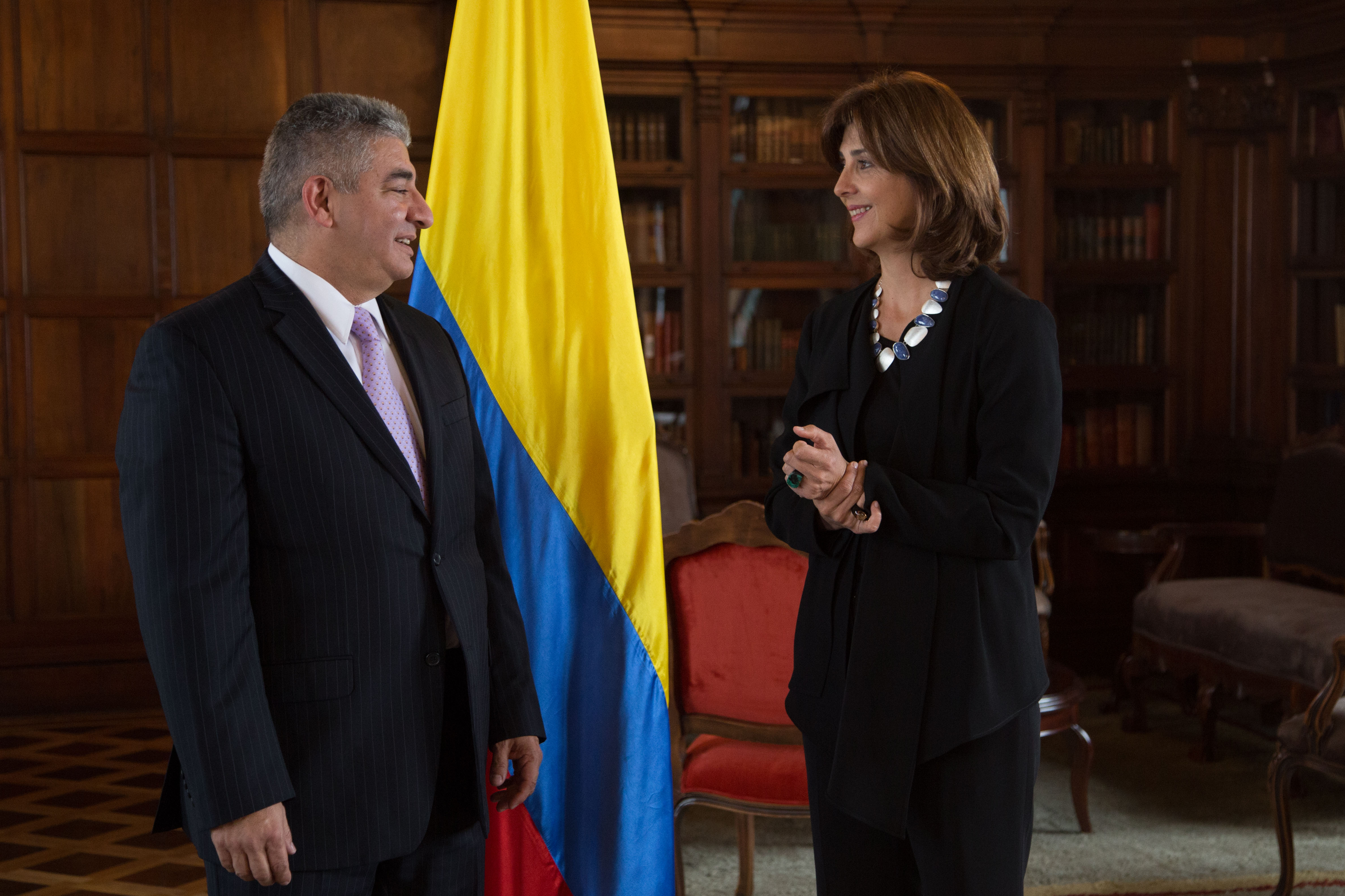 Canciller posesionó a Embajador de Colombia en Trinidad y Tobago