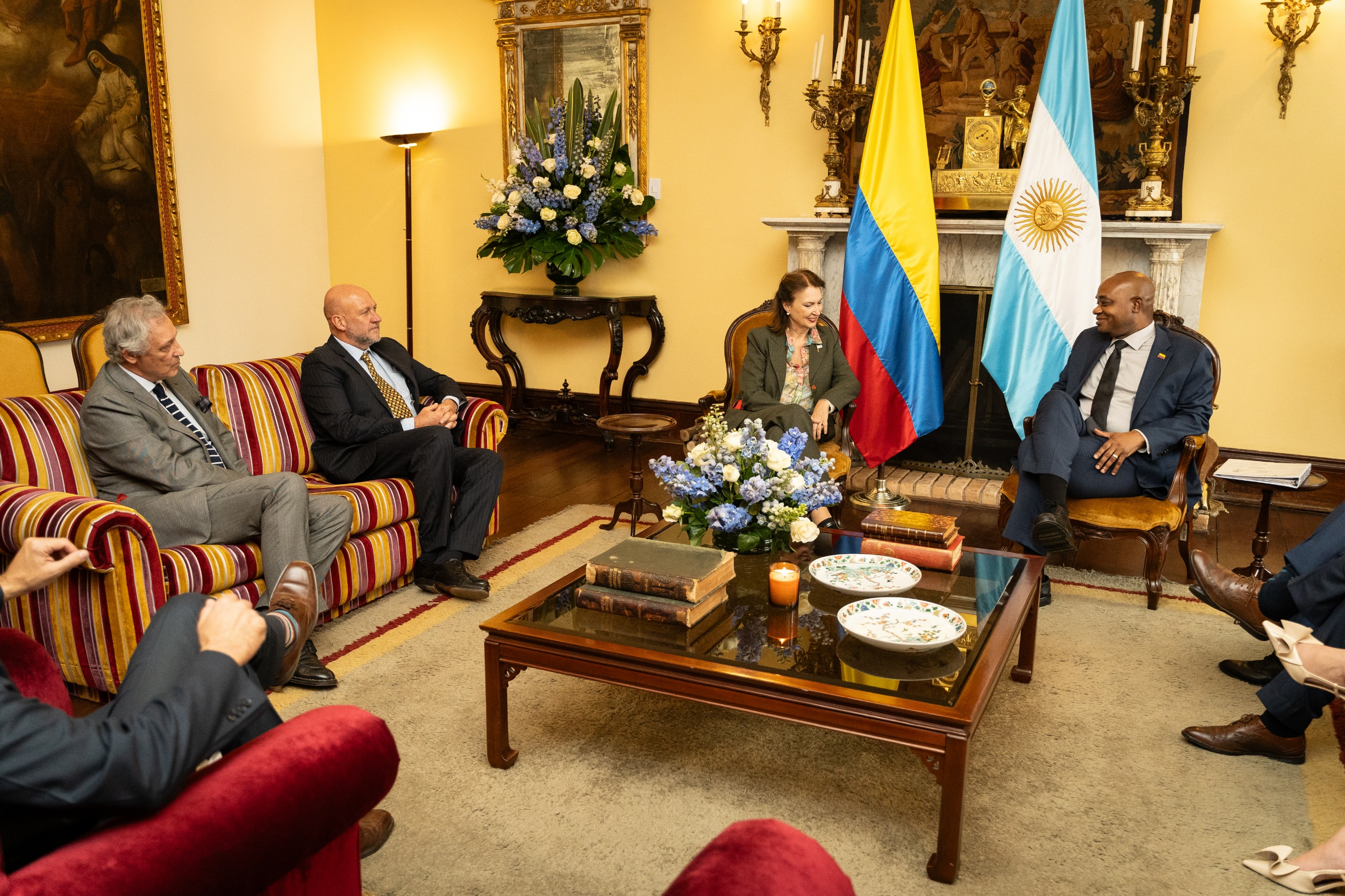 “Este es un nuevo momento de la relación”: Canciller (e) Luis Gilberto Murillo al finalizar reunión con su homóloga de Argentina