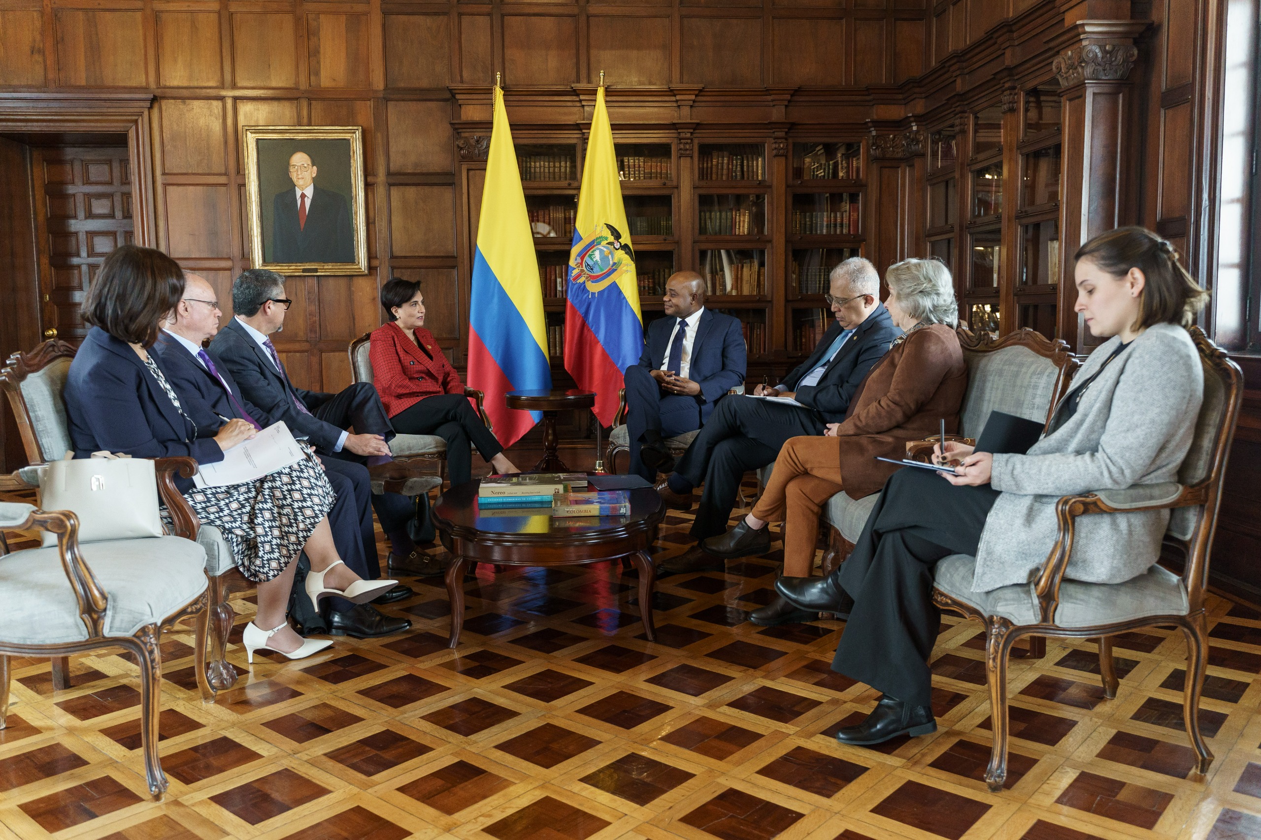 Colombia y Ecuador impulsan su agenda binacional en diálogo entre ministro (e) Luis Gilberto Murillo y la canciller Gabriela Sommerfeld