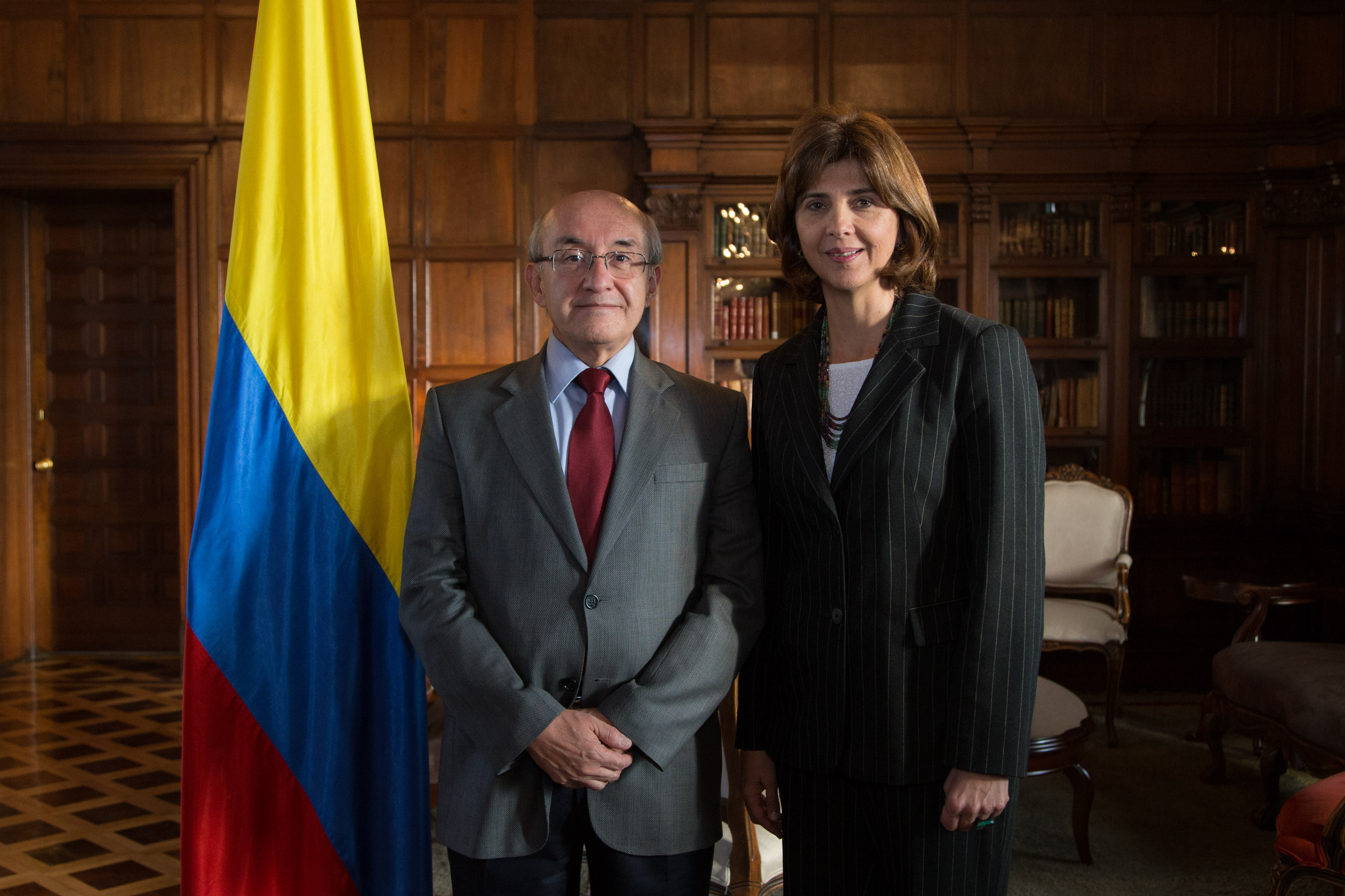 Canciller Holguín posesionó a Diego Cardona como nuevo Embajador de Colombia en la República Árabe de Egipto
