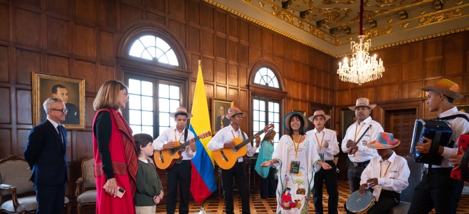 Jóvenes de Paraguachón viajarán a México en un intercambio de Diplomacia Cultural