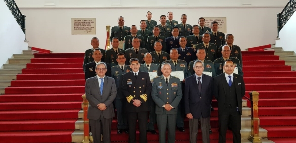 El Jefe de Gabinete de Cancillería y el Director de la Escuela Superior de Guerra presidieron clausura del Curso para Agregados Militares CAMI II