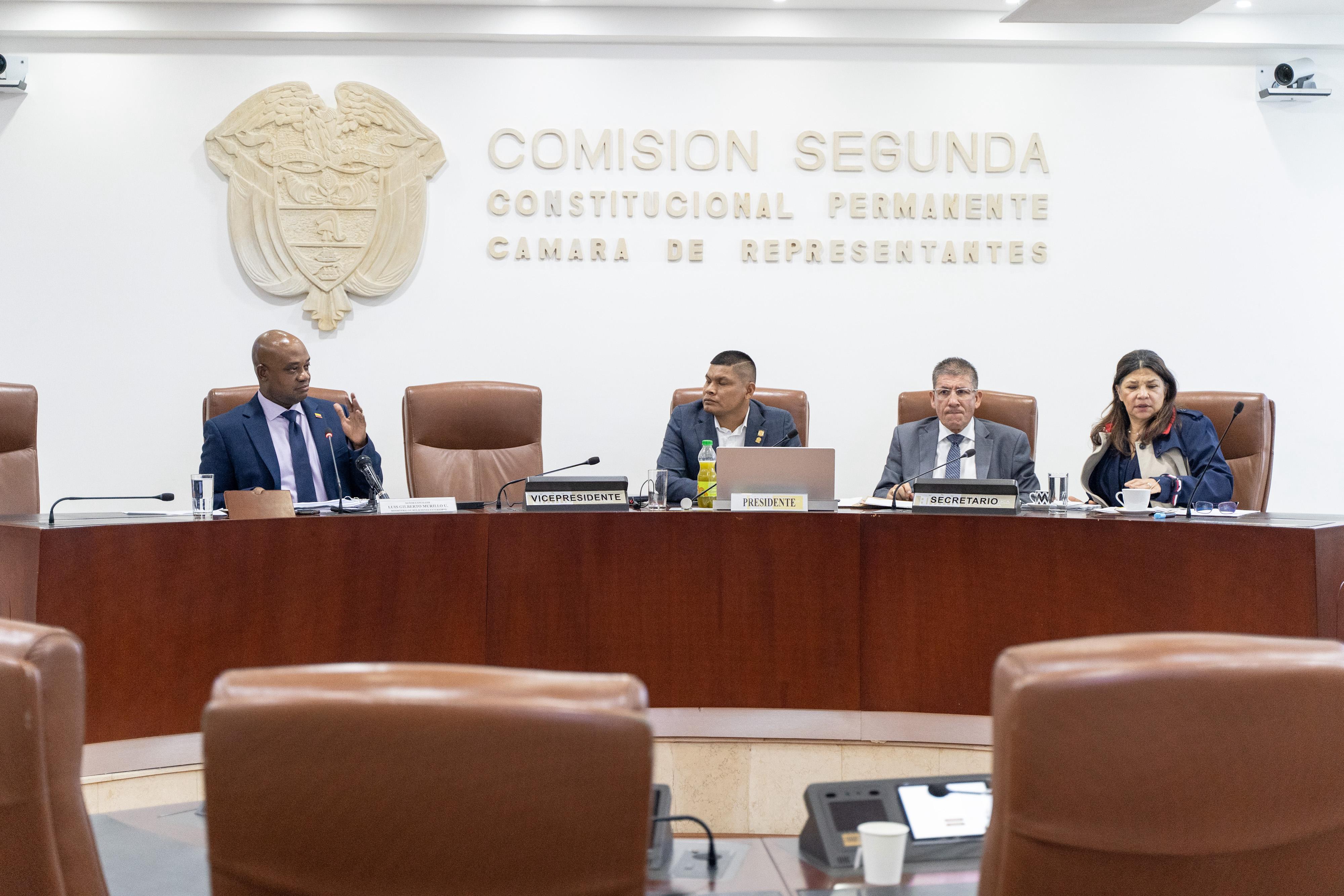 Canciller (e) Luis Gilberto Murillo asistió a citación en la Comisión Segunda de la Cámara de Representantes