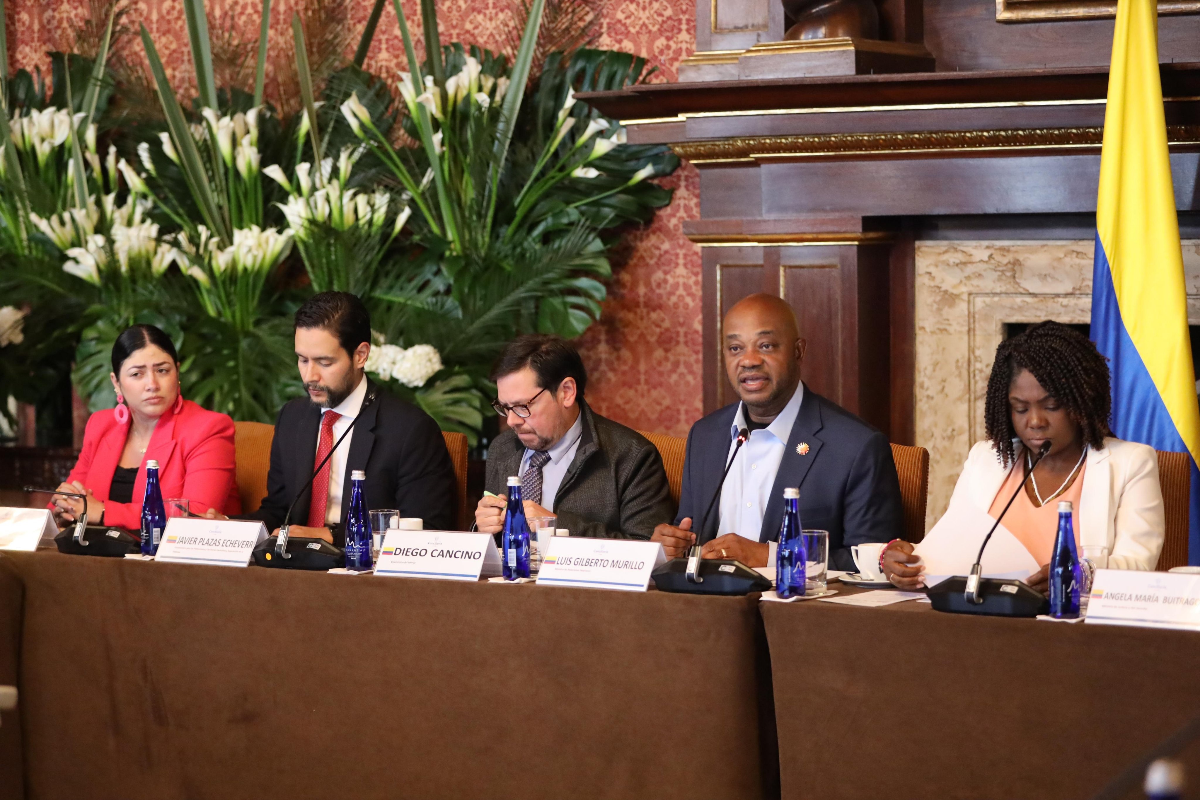 Canciller, Vicepresidenta y funcionarios instalaron la Primera Sesión de la Comisión Nacional Intersectorial de Migraciones 