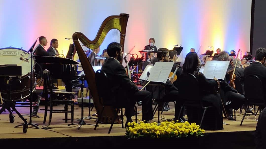 Embajada de Colombia en Brasilia realizó Concierto Sinfónico Colombia-Brasil con la dirección del maestro colombiano, Alejandro Roca
