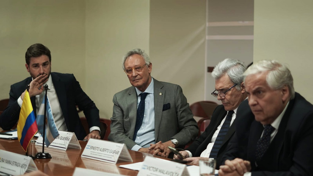 Reunión entre representantes de la Academia Diplomática Augusto Ramírez Ocampo y el Instituto del Servicio Exterior de la Nación (ISEN) de Argentina.