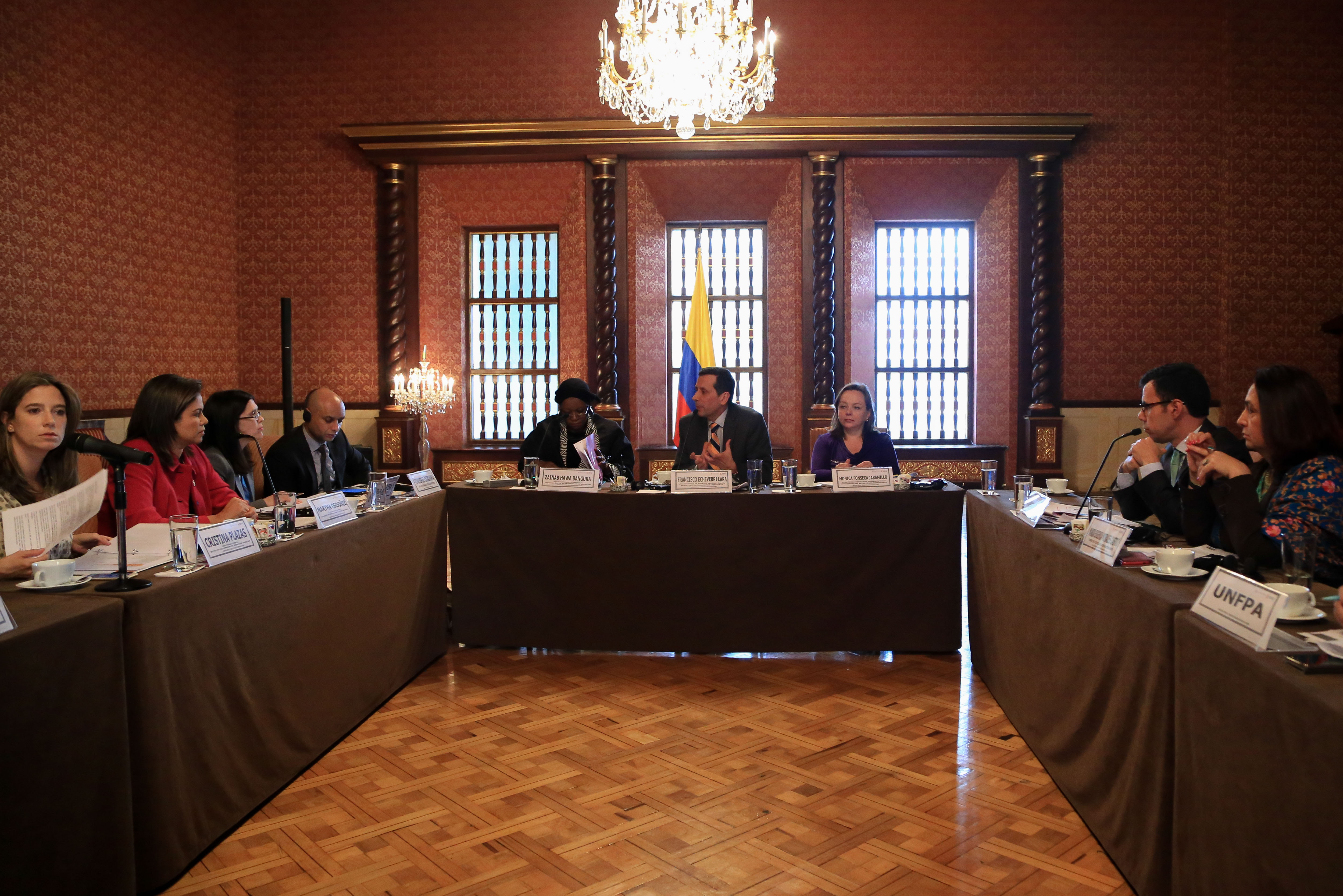 La Representante Especial de las Naciones Unidas sobre violencia sexual en los conflictos armados, Zainab Hawa Bangura; el Viceministro de Asuntos Multilaterales Francisco Javier Echeverri Lara y la Directora de Derechos Humanos y DIH, Mónica Fonseca