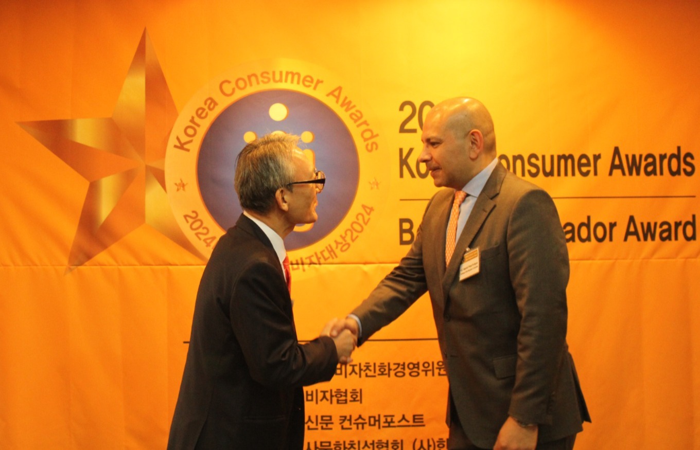 Embajador de Colombia en Corea, Alejandro Peláez, recibió "Premio al Mejor Embajador" otorgado por el Korea Consumer Global Council