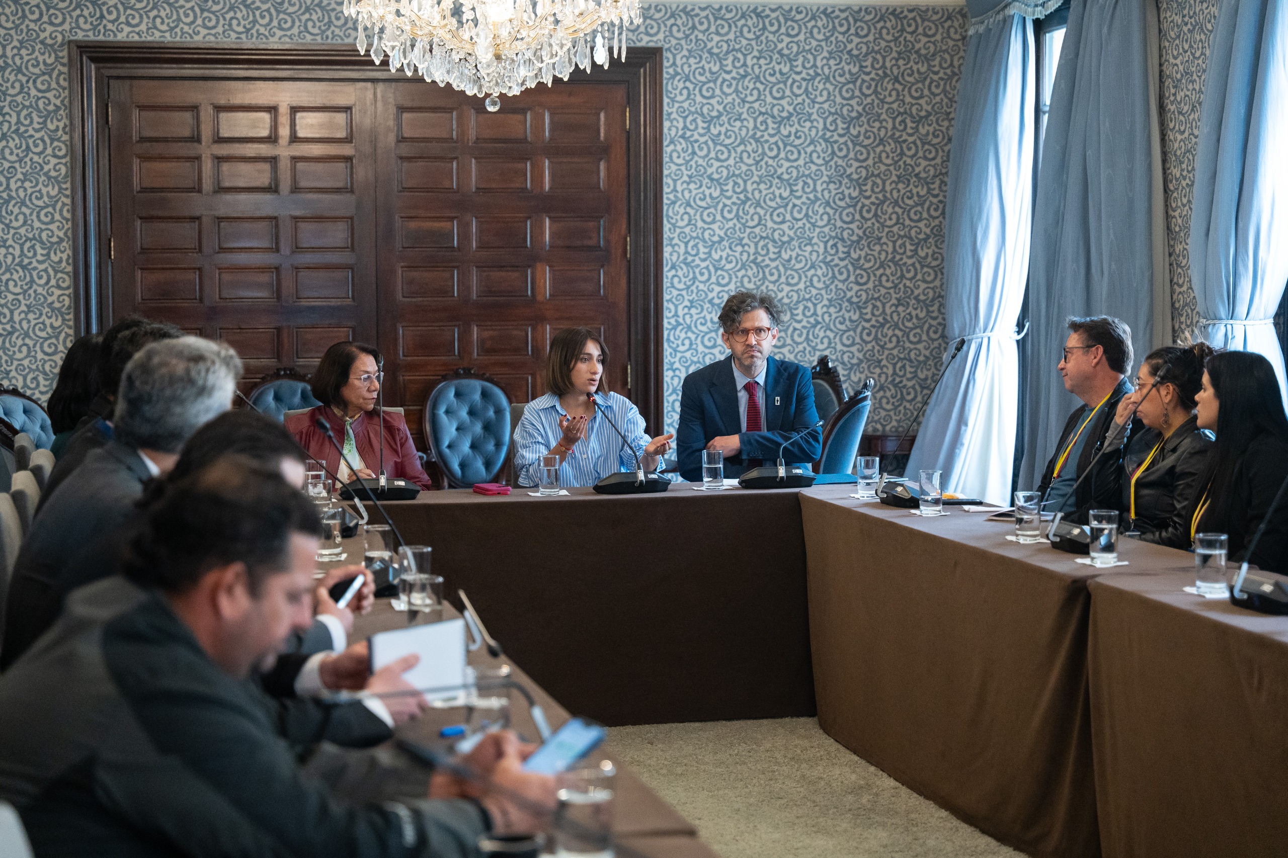 Canciller Laura Sarabia en el encuentro con familiares de colombianos sometidos a presuntas detenciones arbitrarias en Venezuela