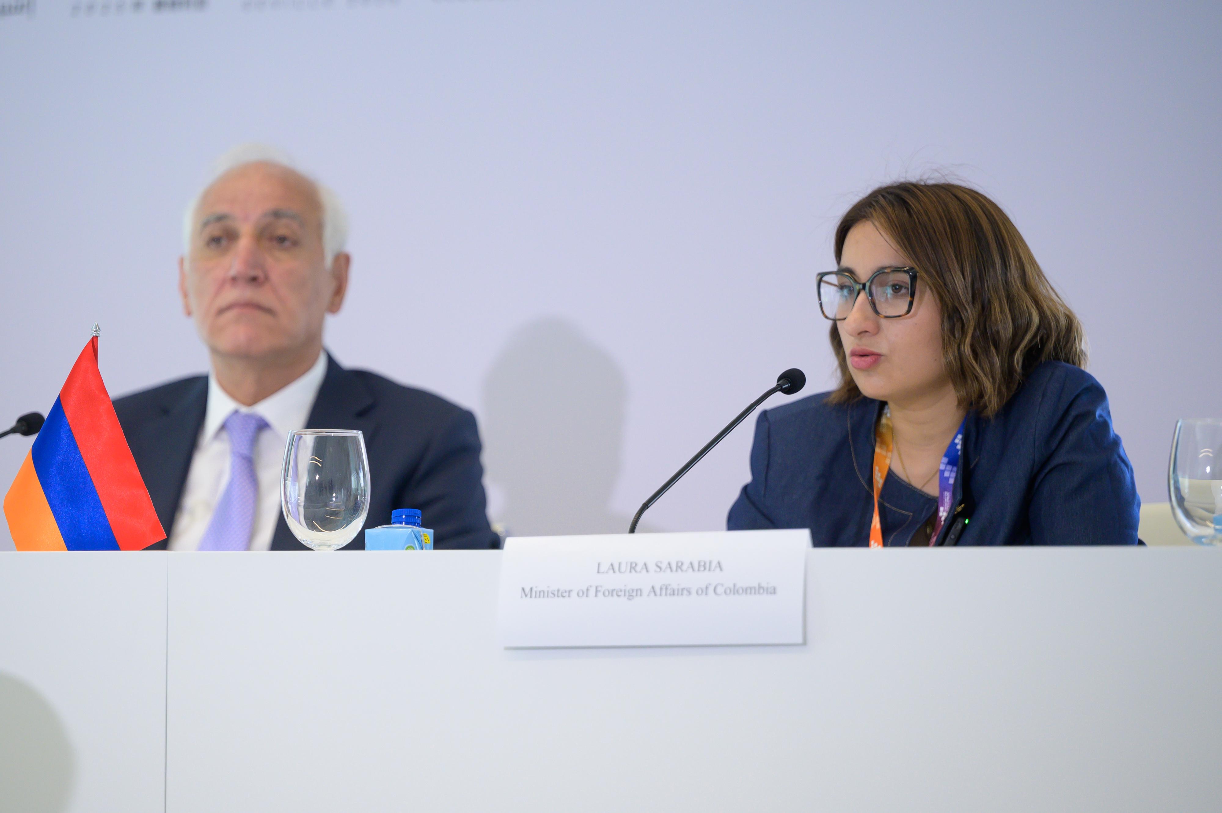 “El amor está en el presupuesto. Y el cuidado de la biodiversidad, aún más”: Canciller Laura Sarabia llama a una arquitectura financiera justa para proteger la vida en Sevilla