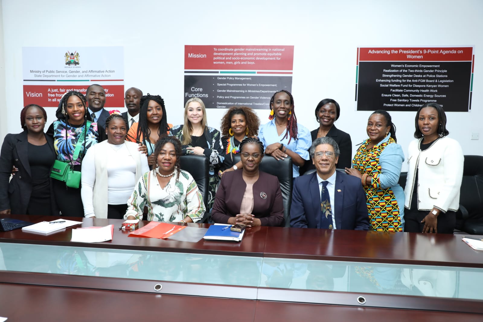 Estrategia África: avanza la agenda de género en Kenia con la visita de delegación de mujeres afrocolombianas víctimas del conflicto armado interno