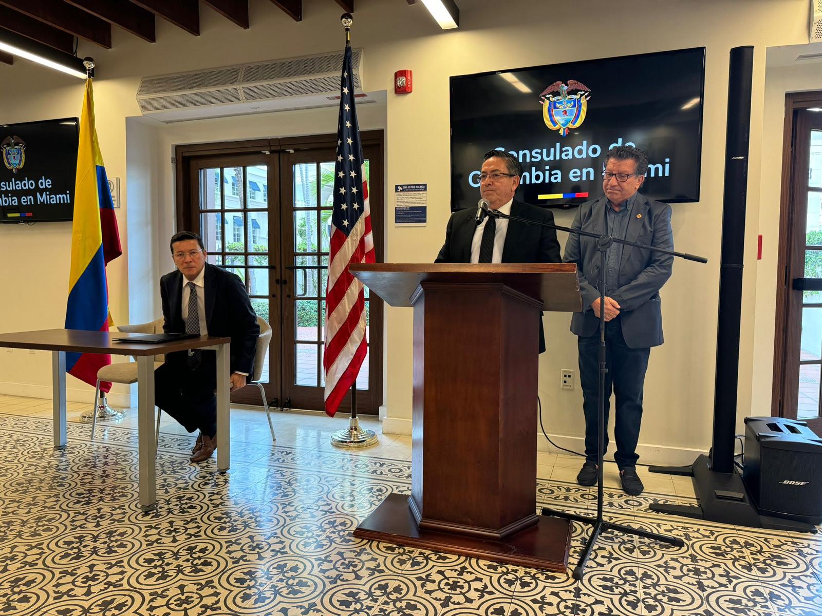 El Ministerio de Relaciones Exteriores y la Registraduría Nacional del Estado Civil fortalecen el trabajo Consular con mejores servicios para los connacionales en el exterior 
