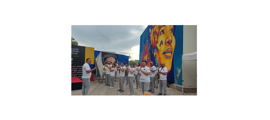 Inauguración de mural artístico en Antalya, Turquía, del artista colombiano Óscar Javier González "Guache"