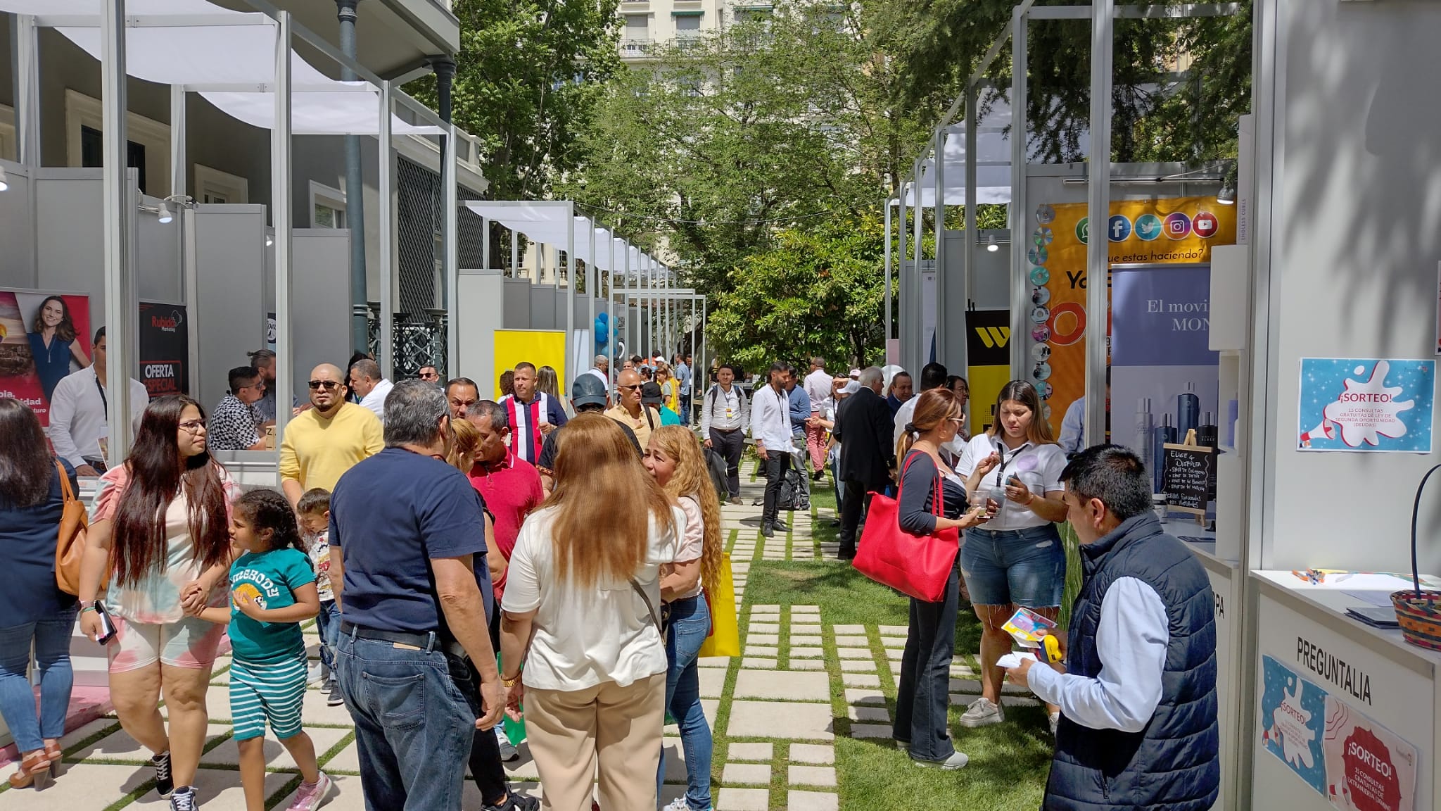 Más de 5 mil personas visitaron la VI Feria de servicios para colombianos en Madrid