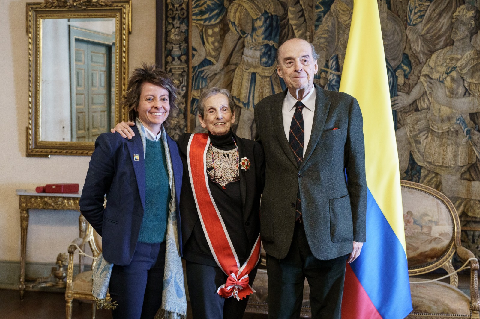 Por primera vez en los más de 213 años de historia del país, el Estado Colombiano condecora a una mujer por su trabajo en la reivindicación de los derechos humanos de las mujeres y su contribución al Movimiento Feminista