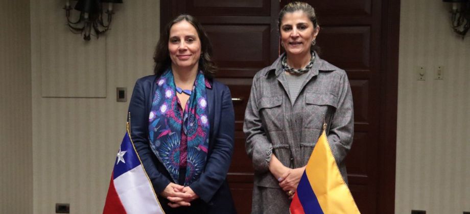 Viceministra Laura Gil se reunió con la Canciller de Chile, Antonia Urrejola para hablar de paz, integración regional y derechos humanos
