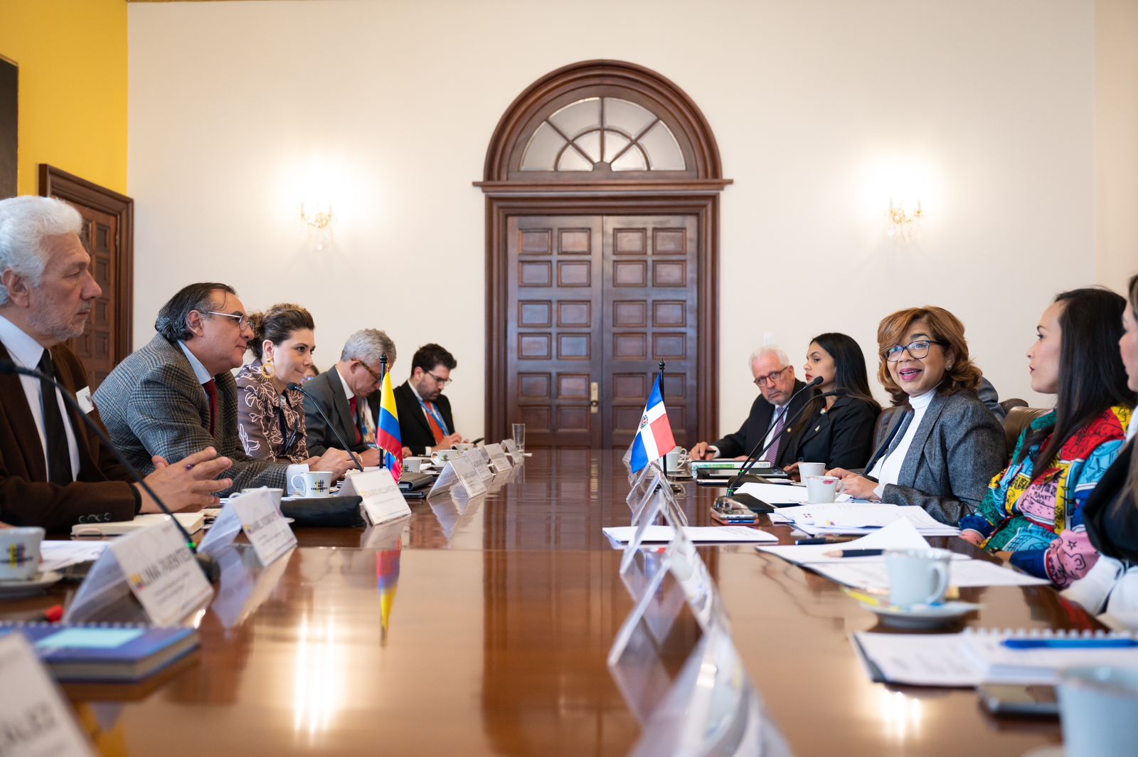 Colombia y República Dominicana aprueban Programa de Cooperación 2023–2025 con 13 proyectos en áreas estratégicas