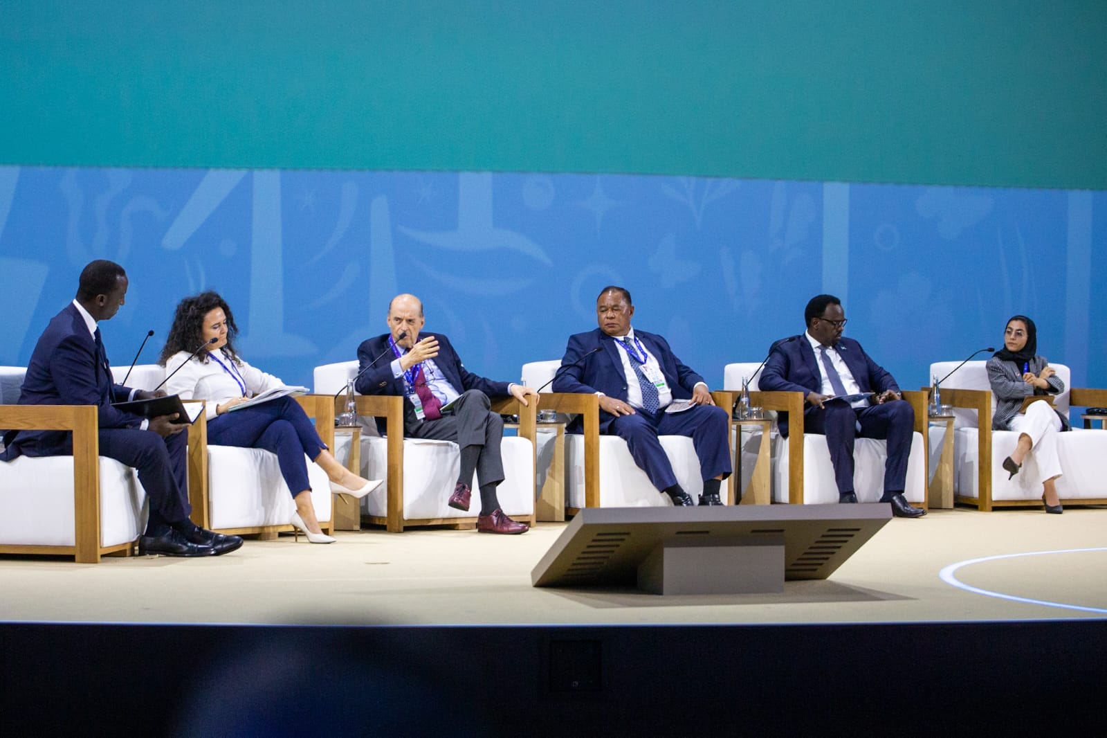 Avanzar hacia la paz global para detener la destrucción de la vida y el planeta, el llamado del canciller Leyva durante la COP28