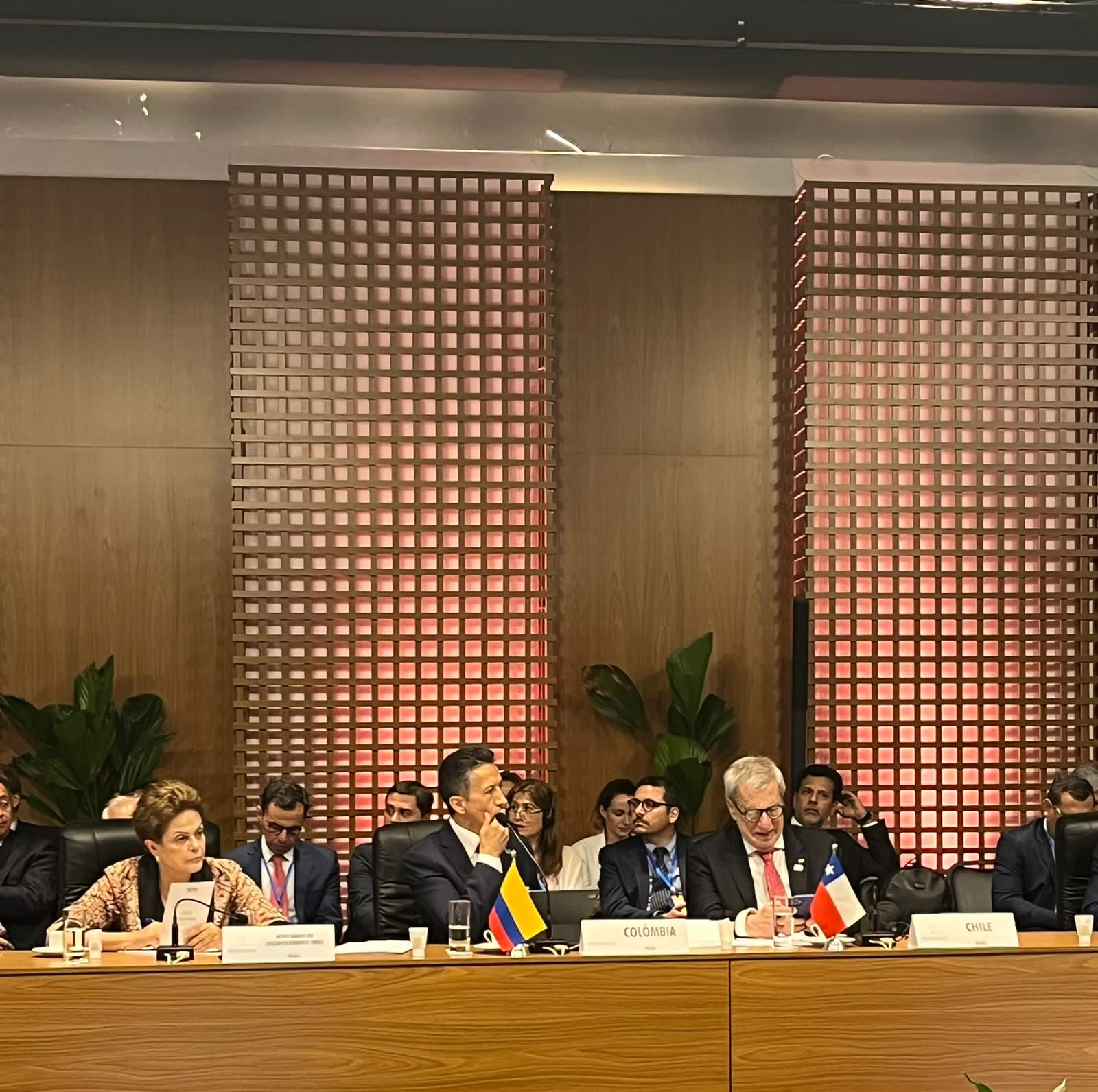Colombia participa en la Cumbre de Jefes de Estado del Mercosur.