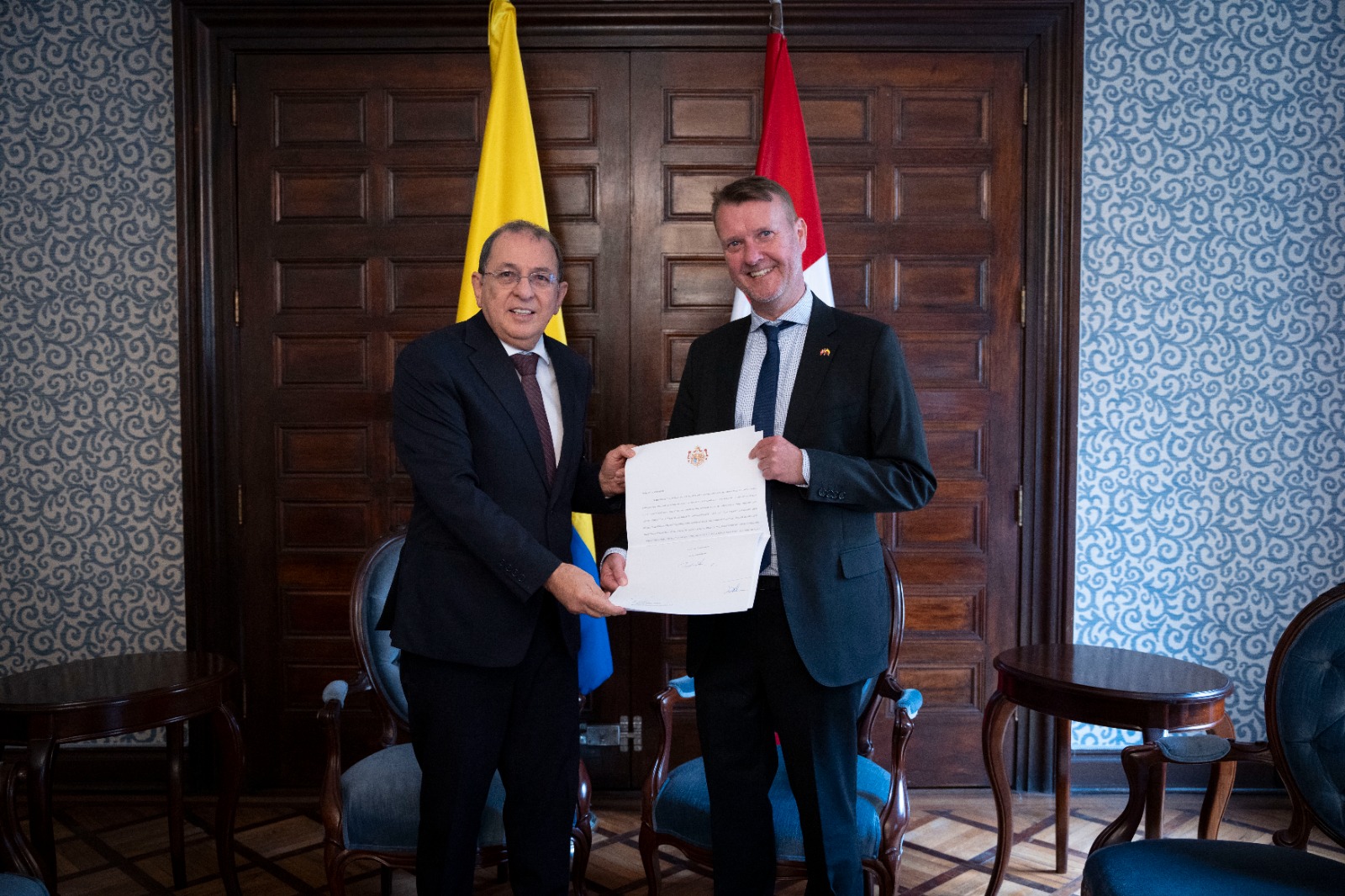 Nuevo embajador del Reino de Dinamarca en Colombia presentó copias de estilo al Viceministro Jorge Rojas