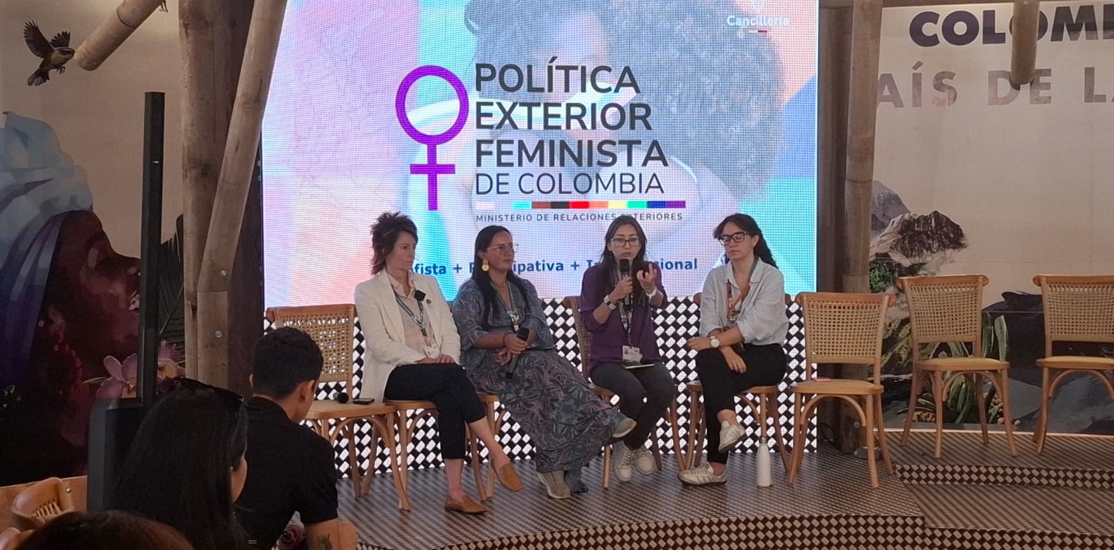 Foto de las panelistas del conversatorio ‘Mujeres que cuidan la vida en el territorio’