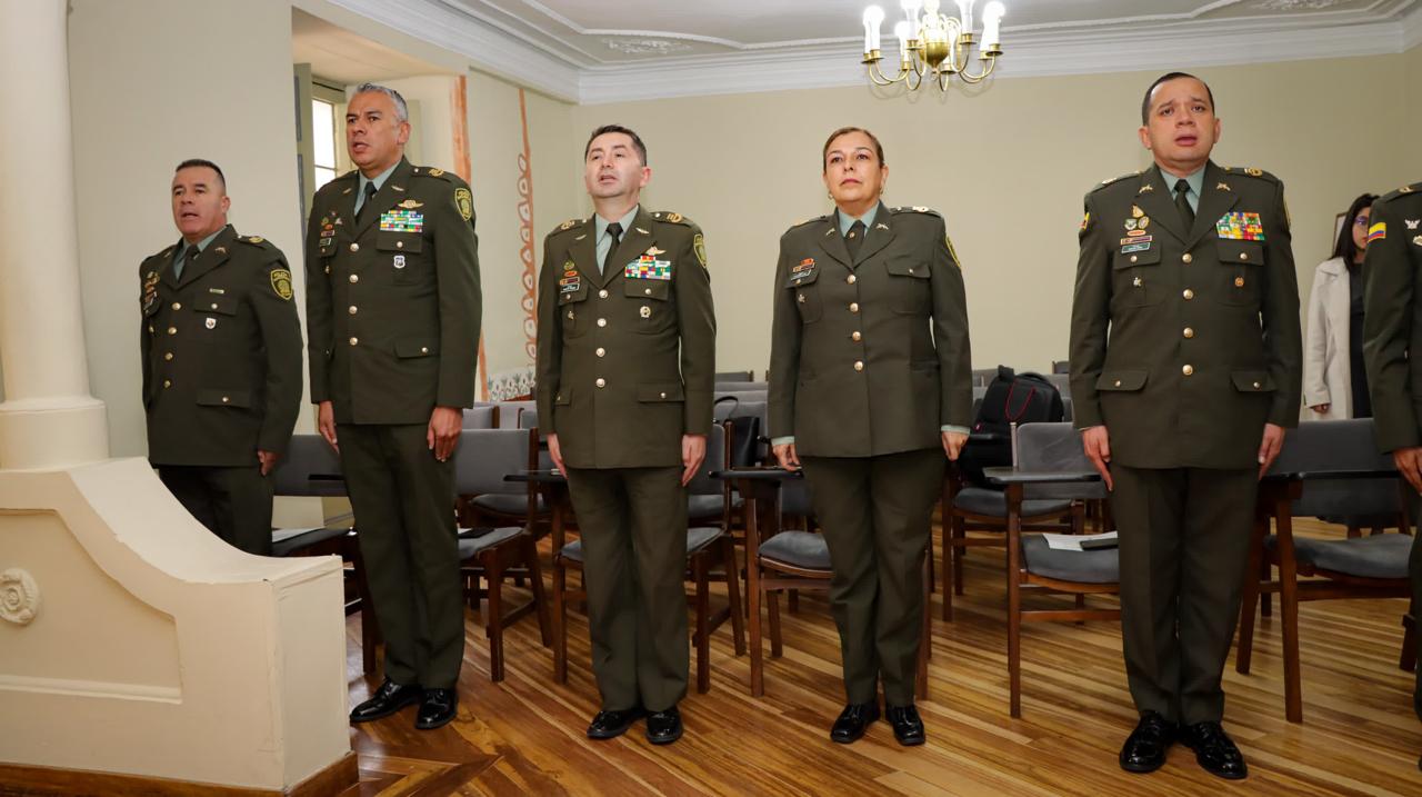 La Academia Diplomática “Augusto Ramírez Ocampo” y la Policía Nacional de Colombia cierran el curso de formación para Agregados de Policía