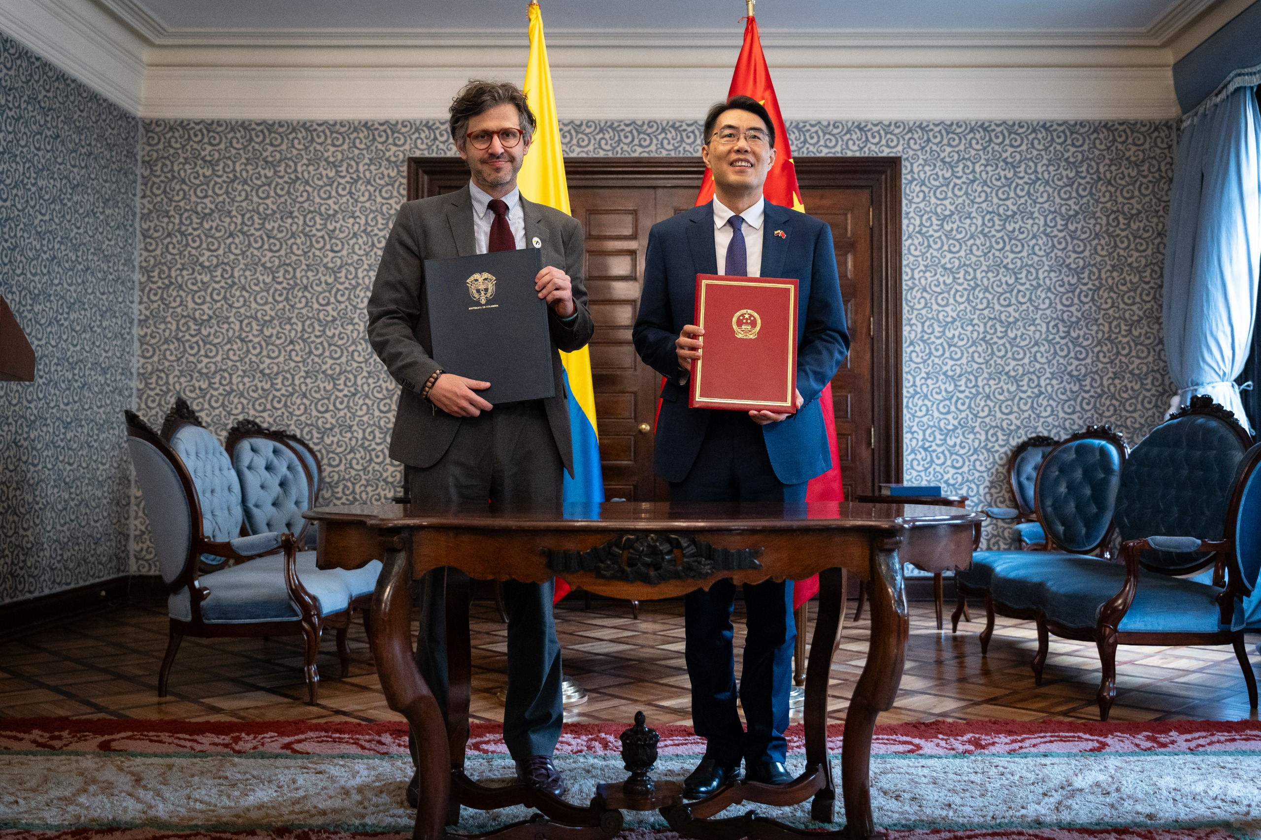 El Gobierno de la República Popular China dona 470 equipos tecnológicos al Ministerio de Relaciones Exteriores