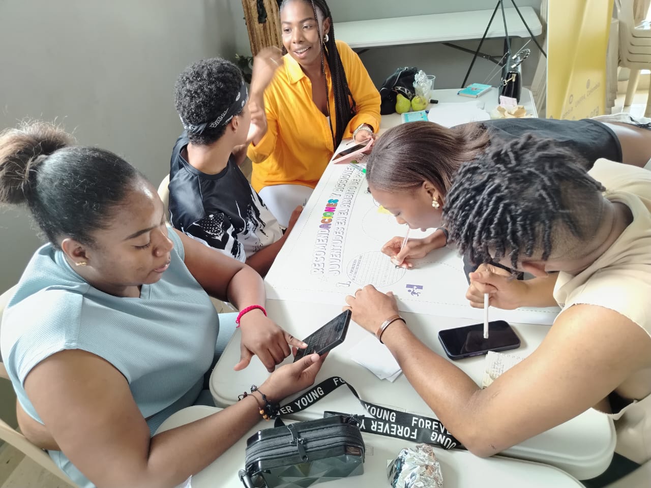  Jóvenes de Buenaventura alzaron su voz por la paz y la seguridad: Las juventudes del Pacífico aportan al Plan de Acción Nacional de Juventud, Paz y Seguridad