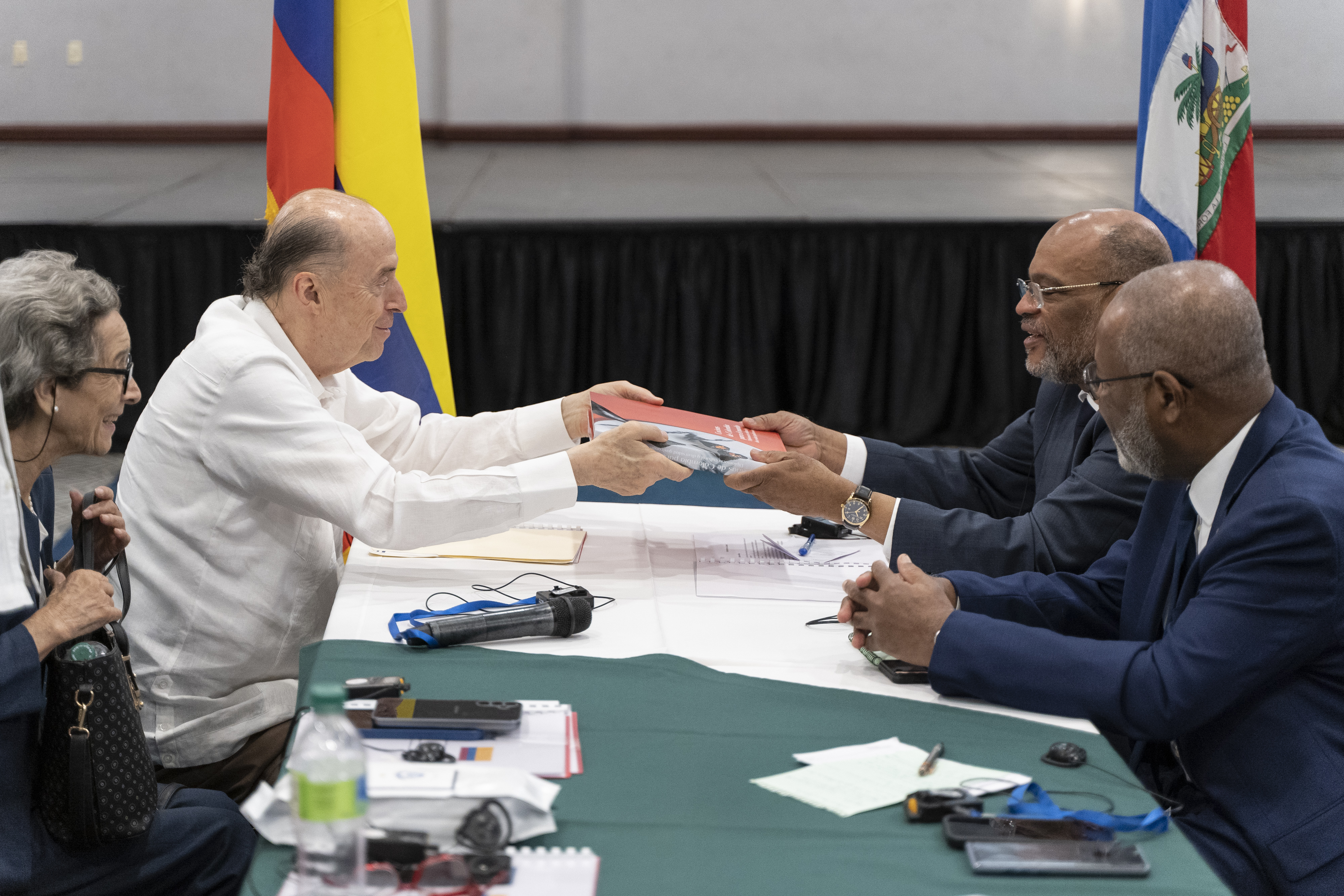 Haití reconoce la experiencia de Colombia en construcción de paz y justicia y ambos países se proponen fortalecer la cooperación en estos y otros asuntos