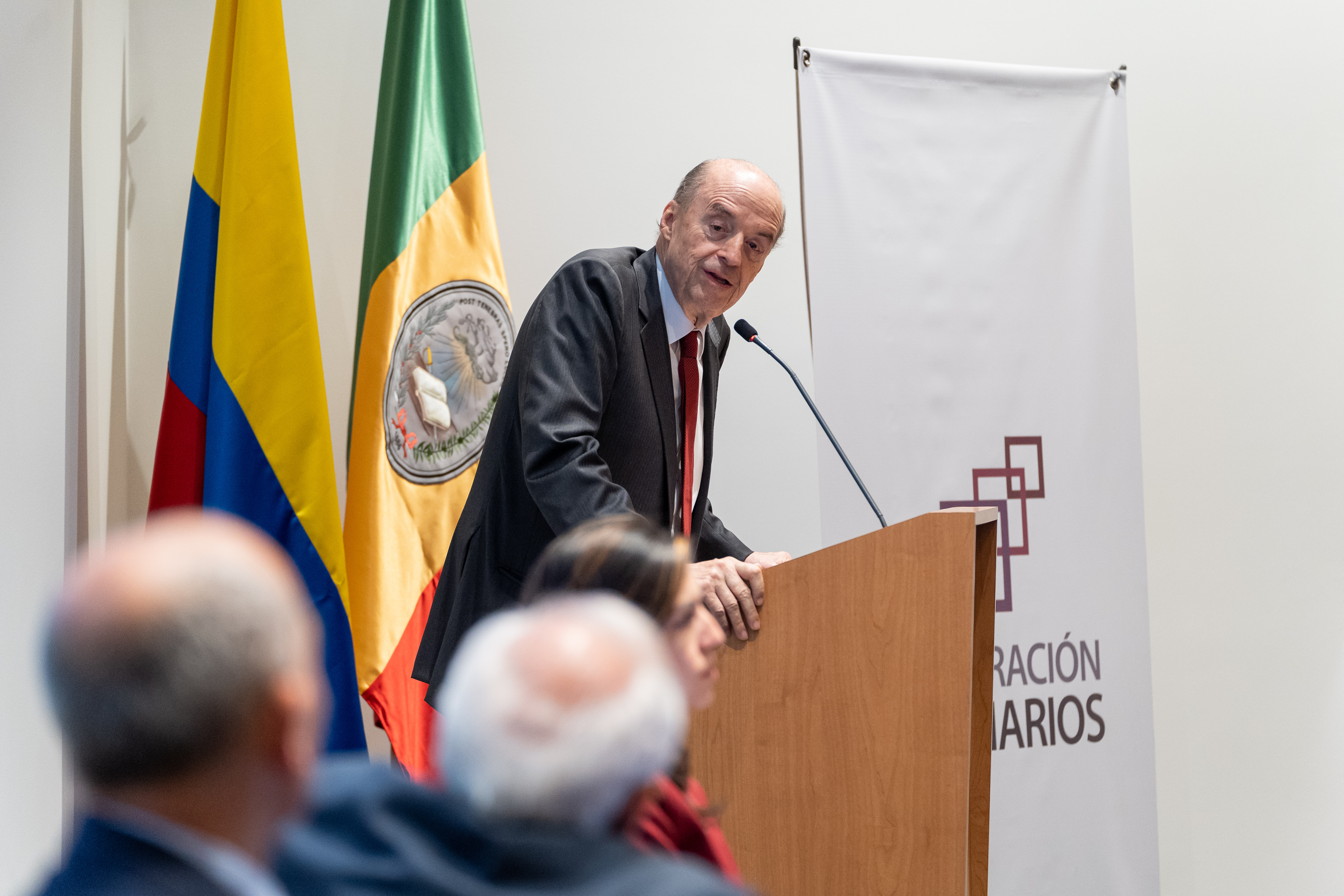 Canciller Álvaro Leyva Durán en evento de la Universidad Externado de Colombia
