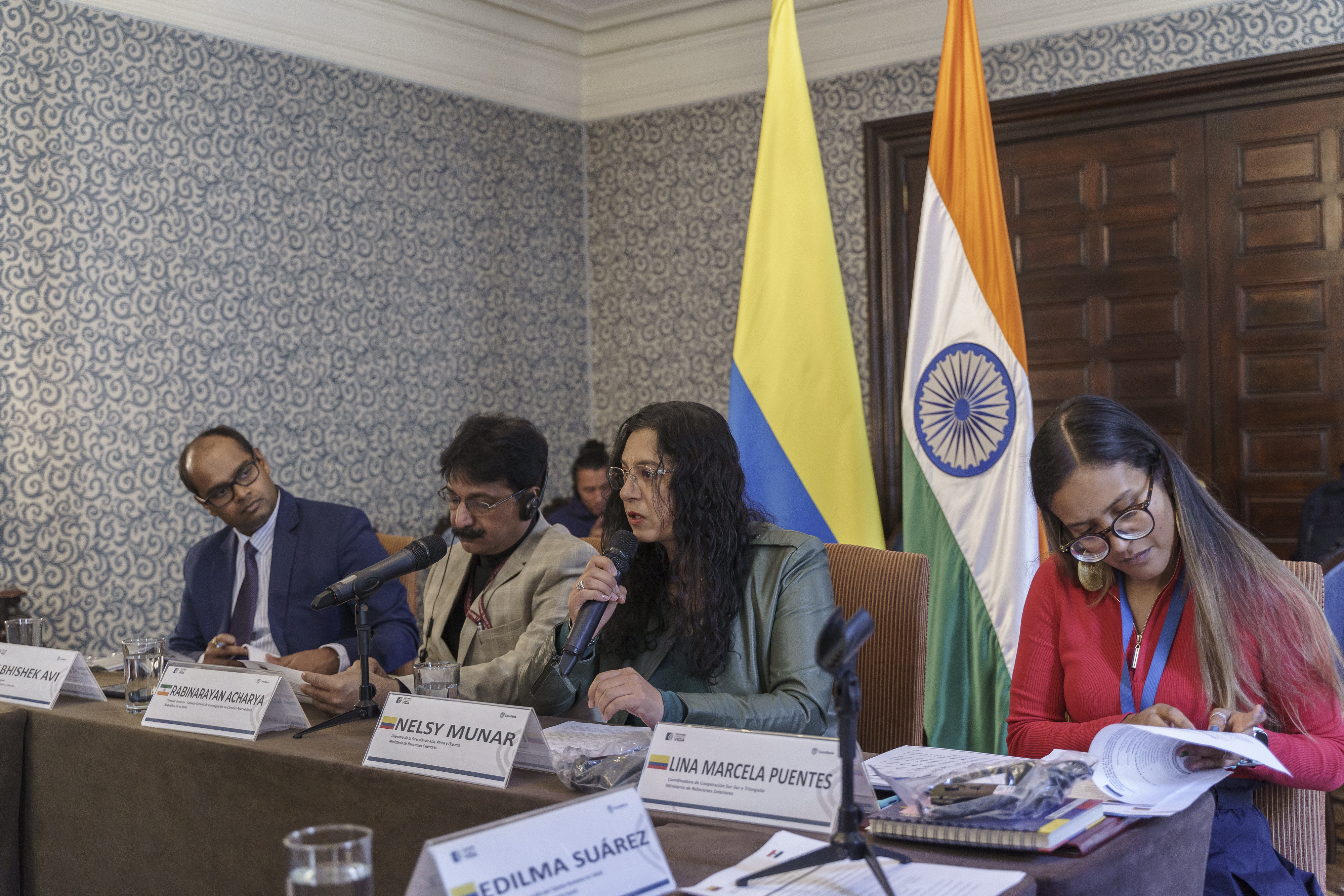 Colombia e India se unen para intercambiar experiencias y conocimientos sobre los sistemas tradicionales de medicina en la India