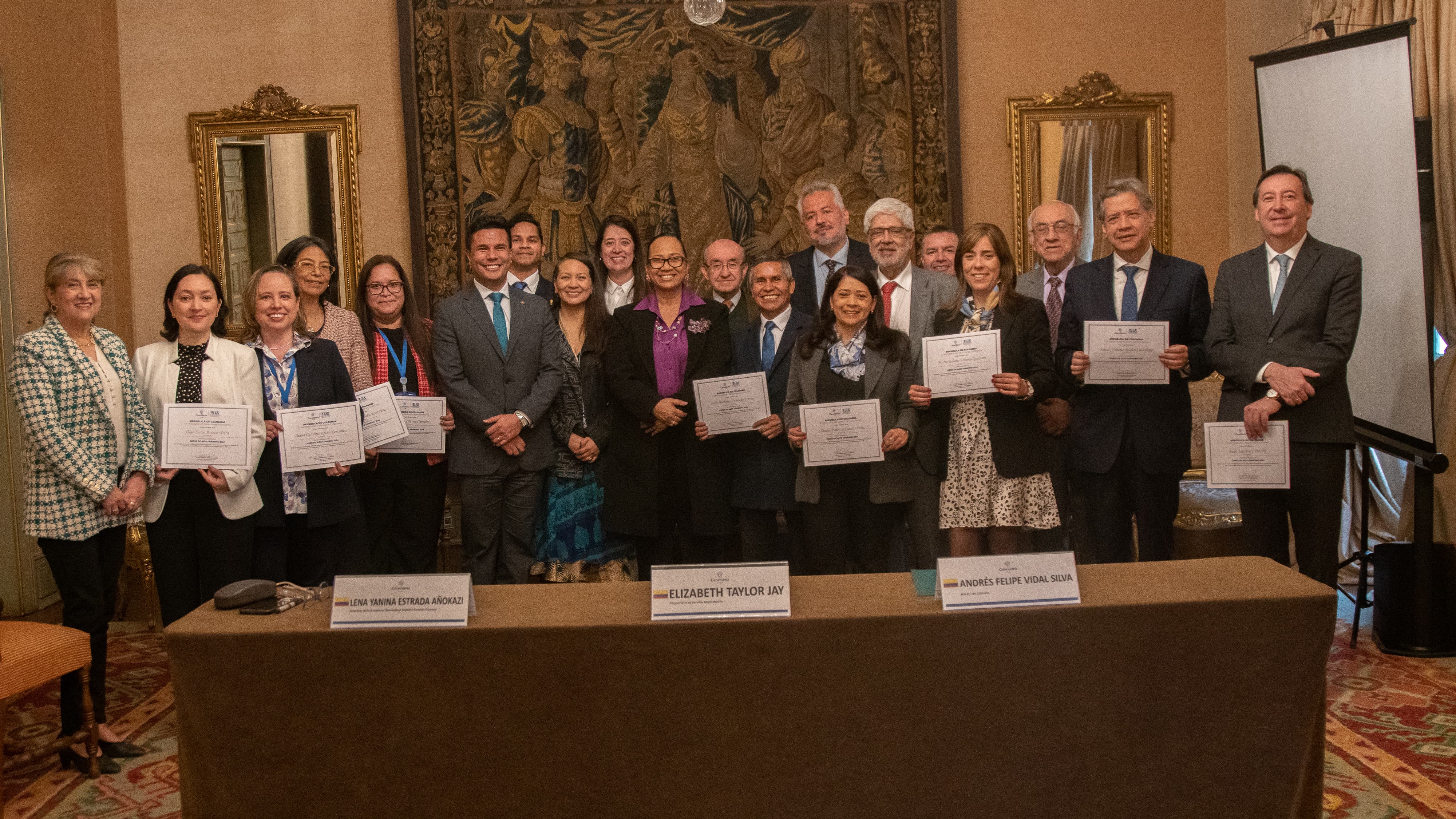 Finalizó el Curso de Alto Gobierno 2024 en la Academia Diplomática 