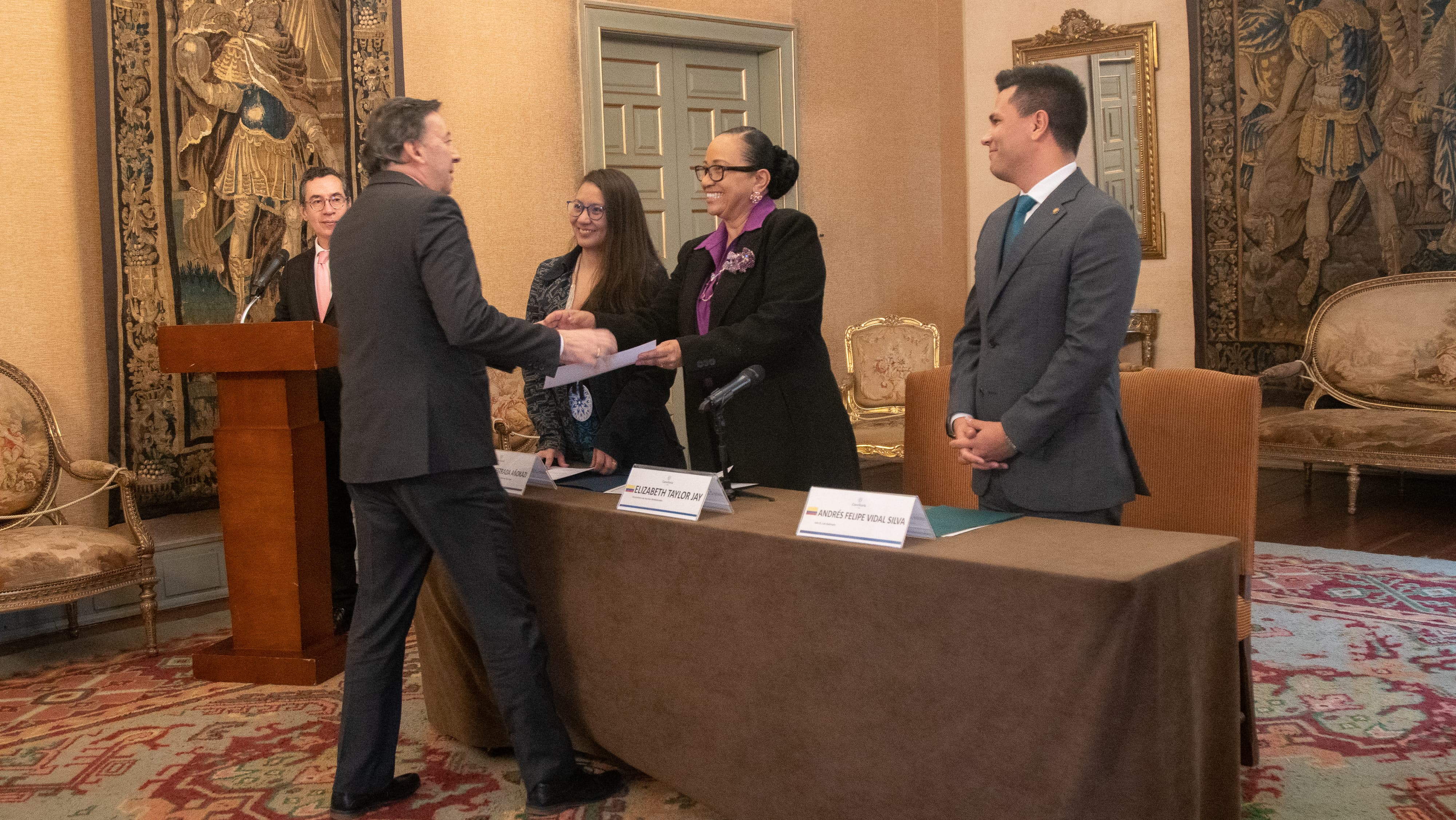 Finalizó el Curso de Alto Gobierno 2024 en la Academia Diplomática 