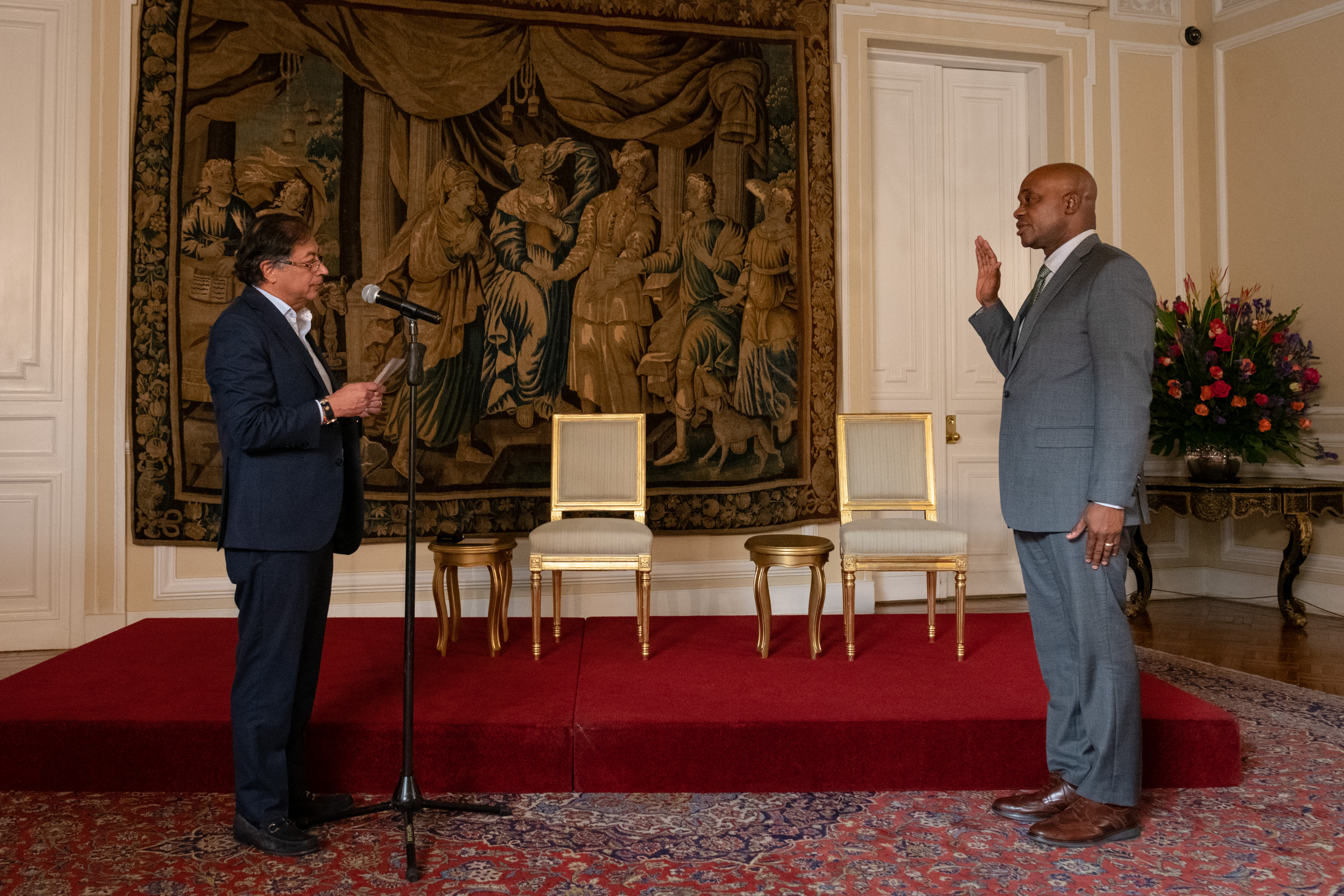 Presidente Gustavo Petro posesiona a Luis Gilberto Murillo como nuevo Embajador de Colombia en Estados Unidos 