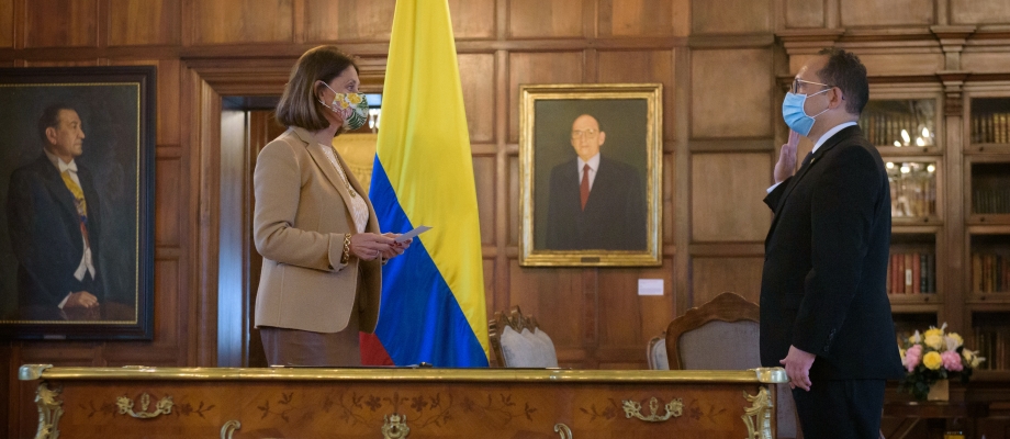 Vicepresidente y Canciller posesiona a funcionario de carrera diplomática como nuevo embajador de Colombia en Rusia