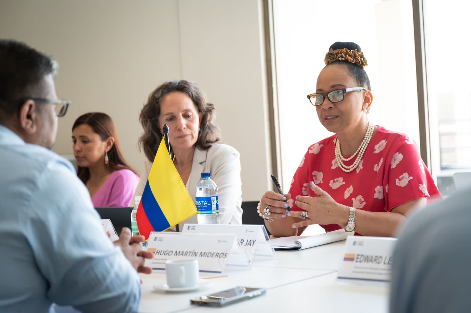 Colombia trabaja en el reconocimiento de la recolección de la pinagua por mujeres del Pacífico como Patrimonio Inmaterial de la Humanidad - Unesco