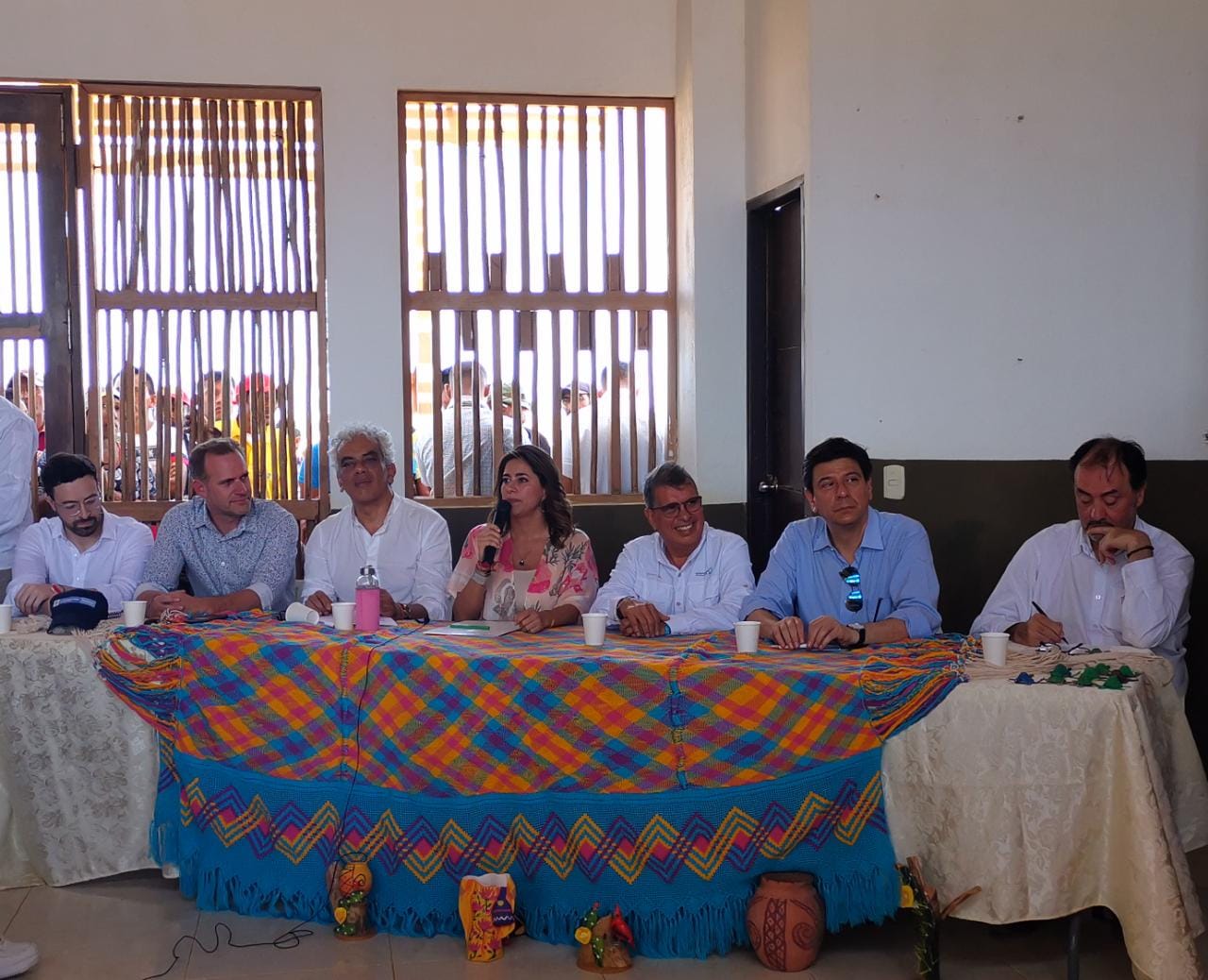 Gobierno nacional entregó hidropáneles solares, en colaboración con la Cancillería, a comunidad en La Guajira