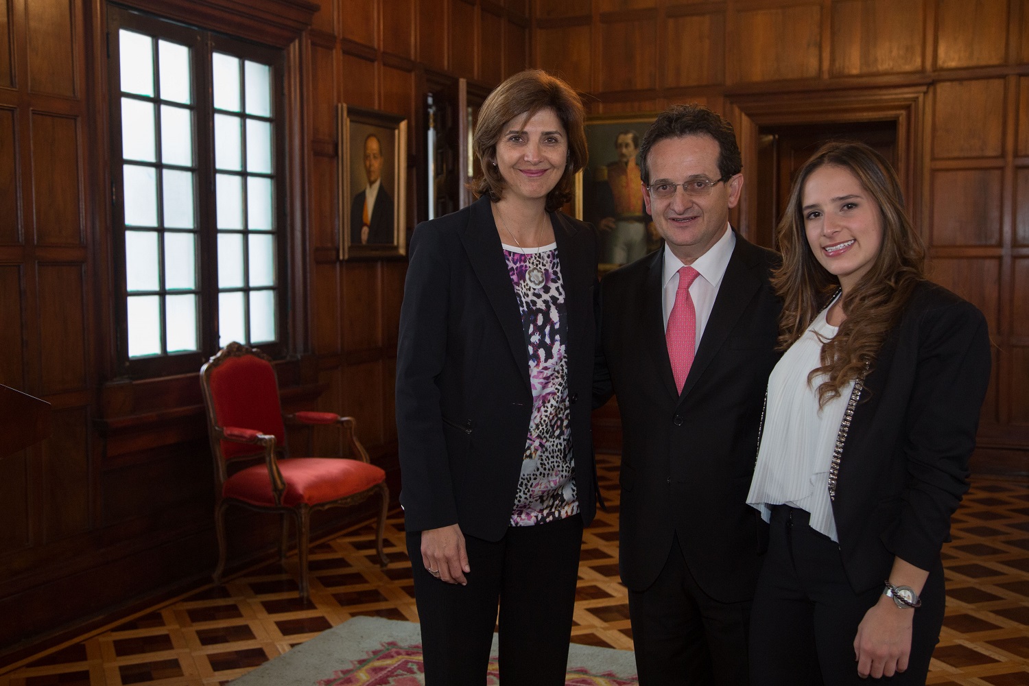 Ricardo Lozano asistió con su hija al acto protocolario
