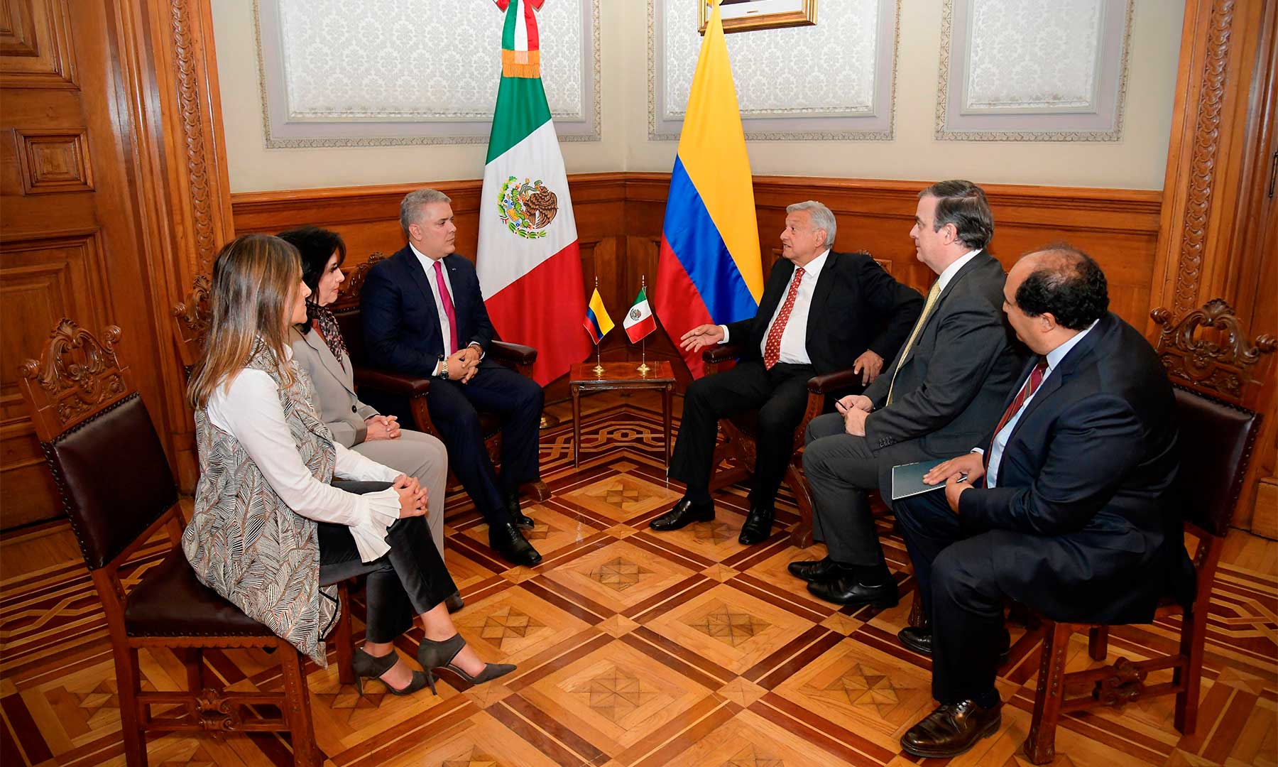 Con el Presidente de México hablamos de la posibilidad de fortalecer la relación para combatir a los carteles de la droga con la UIAF: Presidente Iván Duque