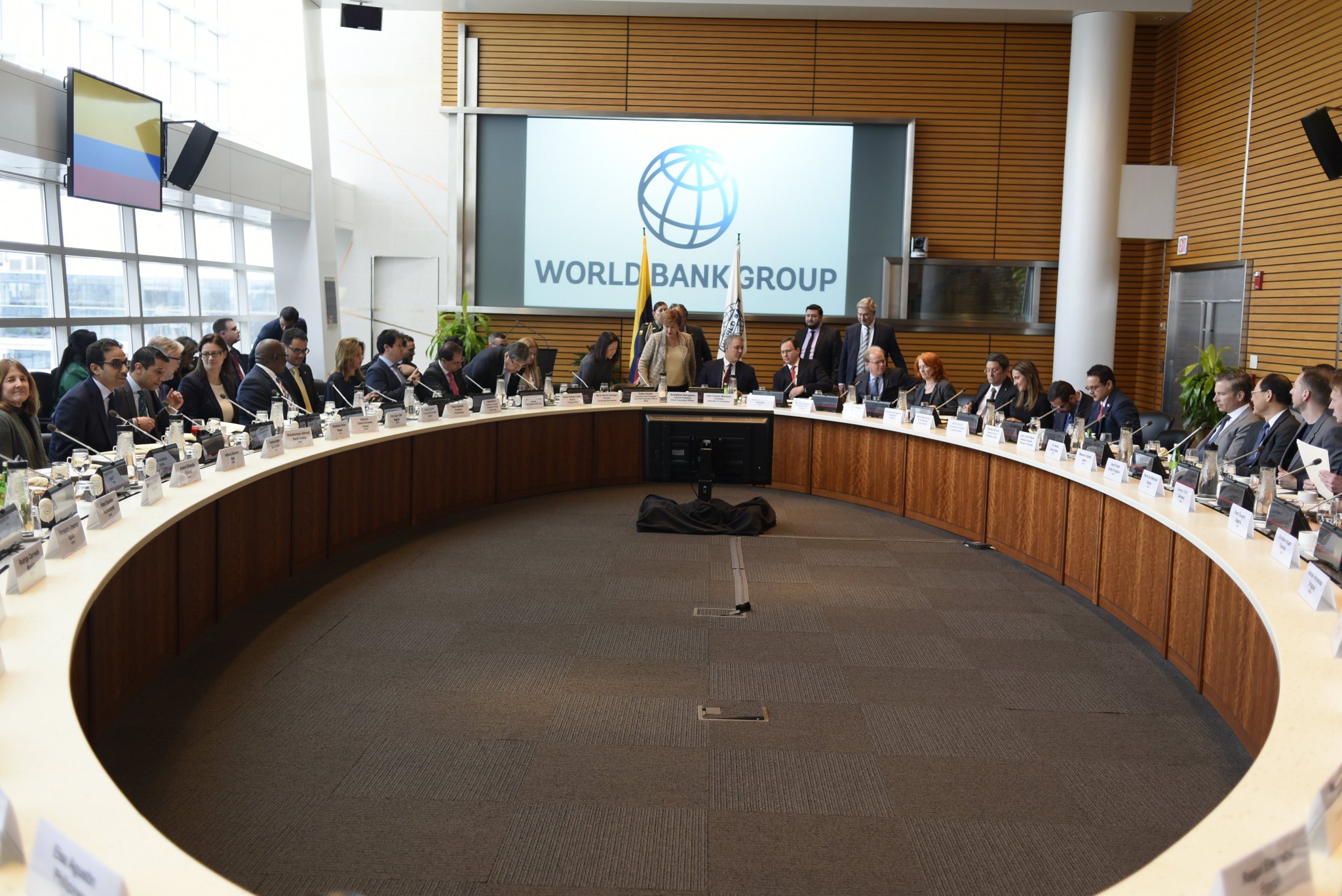 El jefe de Estado de Colombia, Iván Duque, y su delegación se reunieron con la Presidenta (e) del Banco Mundial Interamericano, Kristalina Georgieva