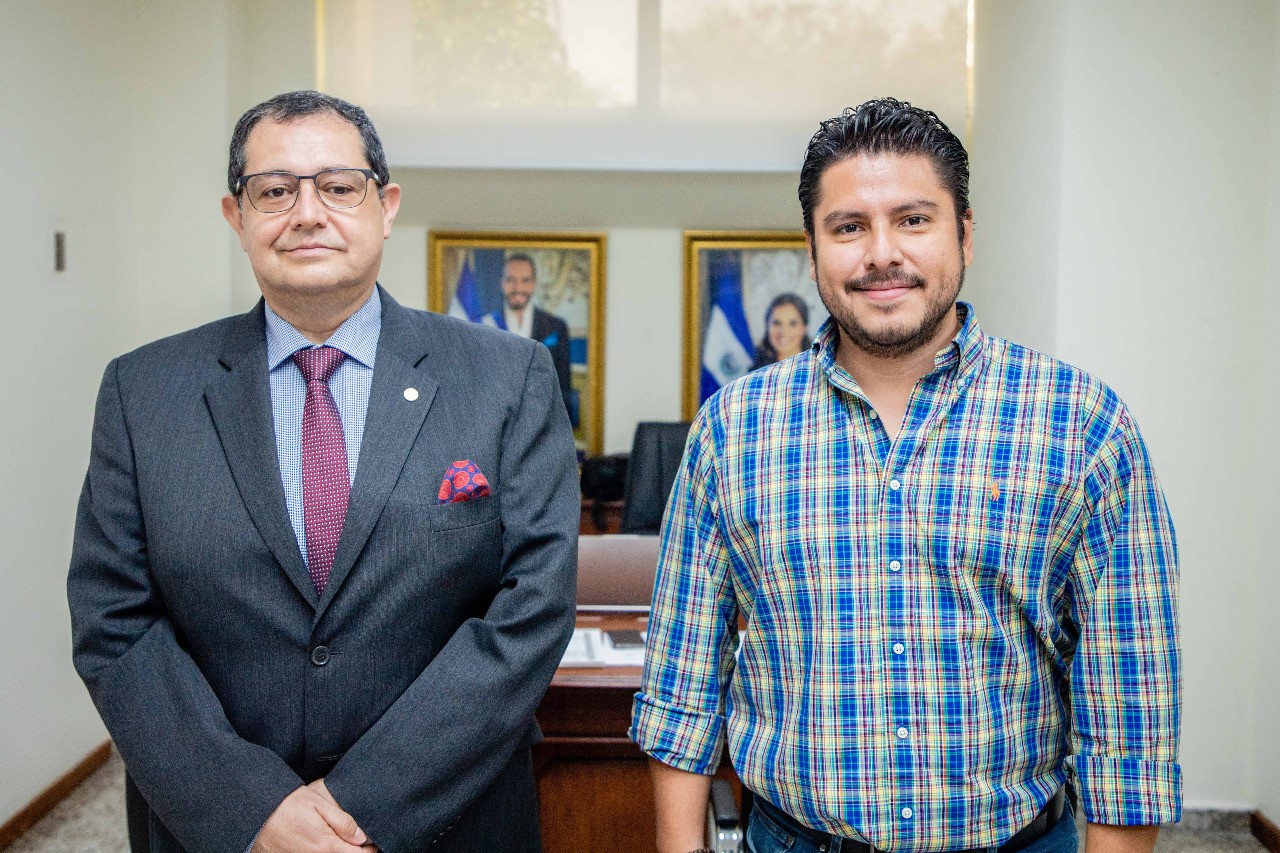 Embajador de Colombia y el Ministro de Agricultura de El Salvador dialogaron sobre temas relacionados con la agenda bilateral