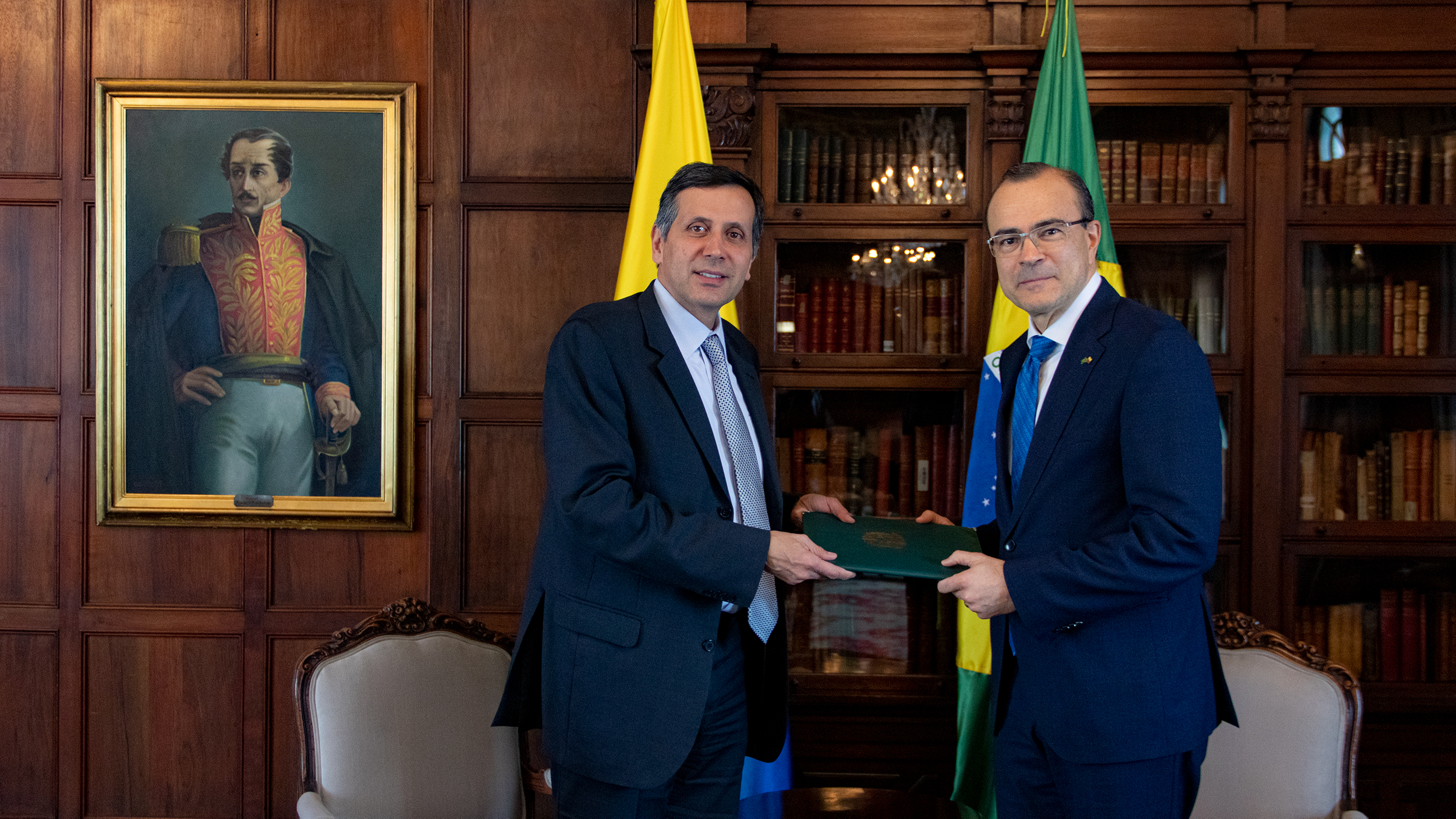 Viceministro Francisco Echeverri recibió copia de cartas credenciales del Embajador de Brasil en Colombia, Luis Antonio Balduino Carneiro