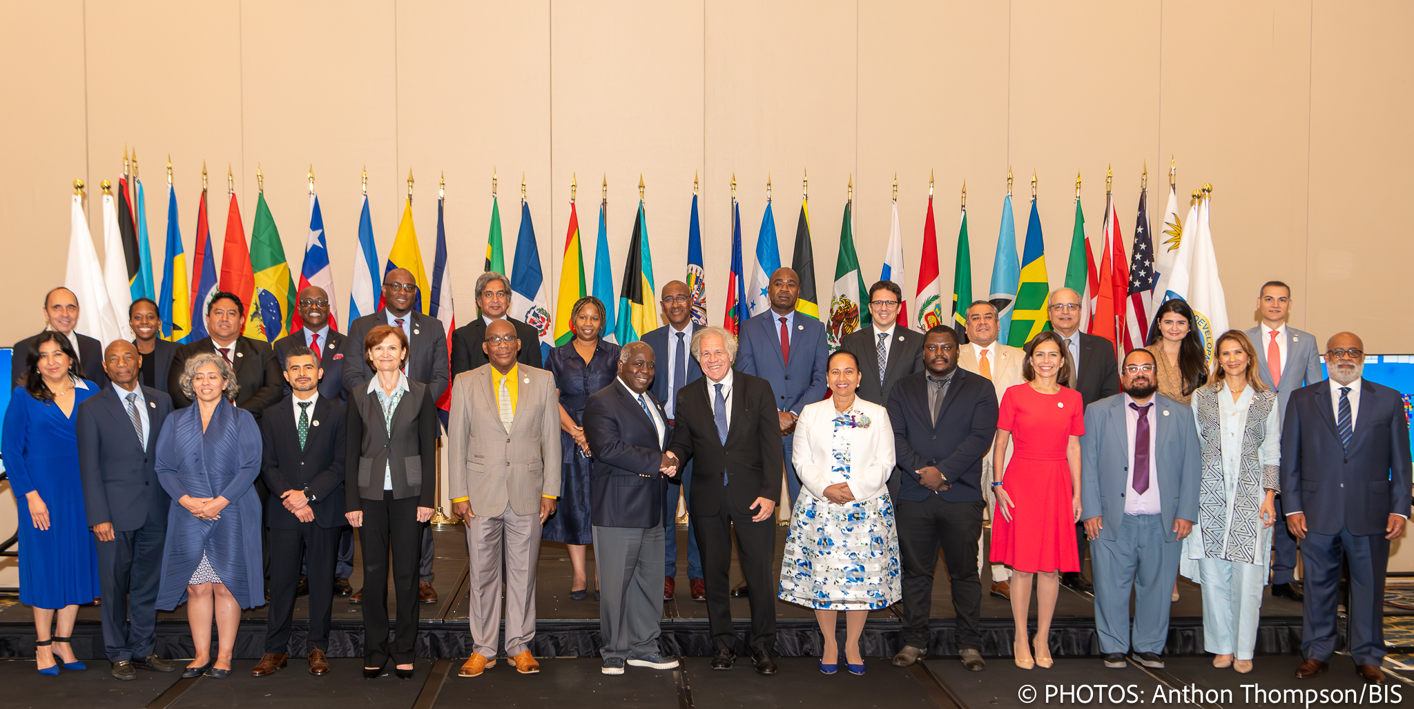 Viceministra Elizabeth Taylor Jay explicó la posición de Colombia en diálogos sobre acción climática que se realizan en Bahamas