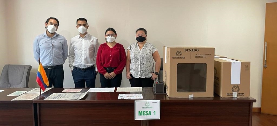 Se realizó la apertura del puesto de votación ubicado en Yakarta, Indonesia, el cual tiene un potencial electoral de 73.  
