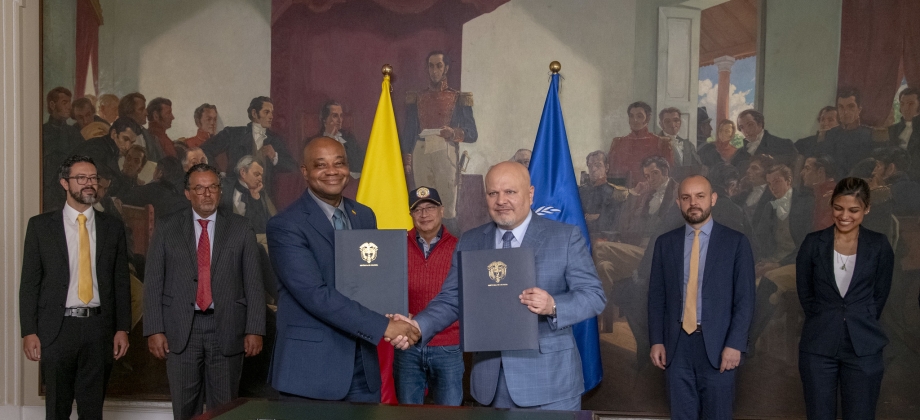 Firma del Acuerdo entre el Gobierno de Colombia y la Oficina del Fiscal de la Corte Penal Internacional 