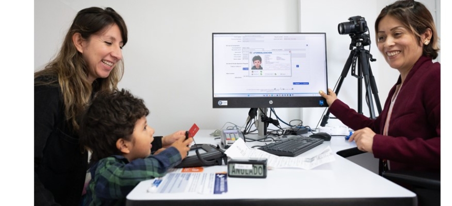 Menores de edad no tendrán que cambiar su pasaporte cuando tramiten su tarjeta de identidad o adquieran la mayoría de edad