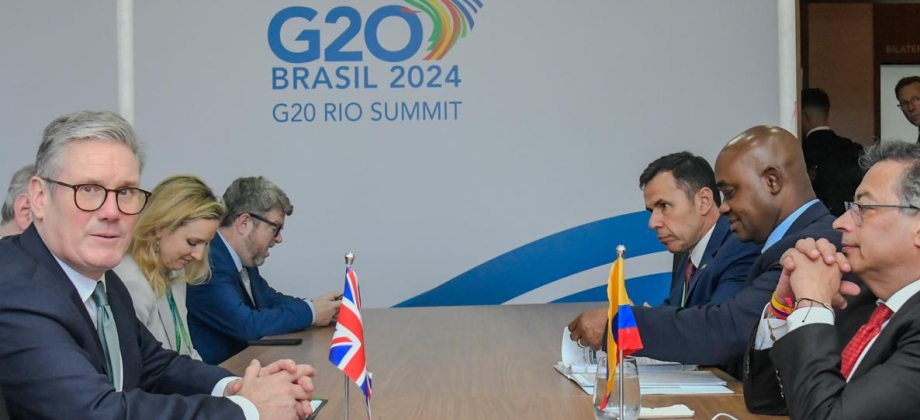 Canciller Luis Gilberto Murillo acompaña al Presidente Gustavo Petro en encuentro con Reino Unido donde solicita no restablecer el requisito de visa para los colombianos