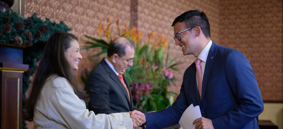 En el Ministerio de Relaciones Exteriores se realizó la clausura de participantes de la Academia Diplomática y Consular