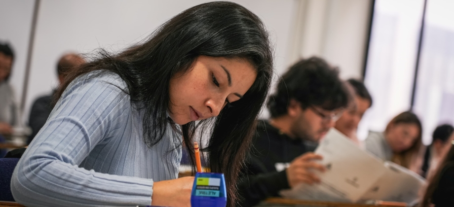 La Academia Diplomática publica guía de orientación al aspirante y material bibliográfico para el Concurso de Ingreso a la Carrera Diplomática y Consular 2027