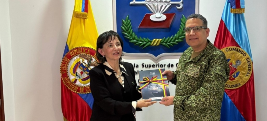 Academia Diplomática y Escuela Superior de Guerra fortalecen cooperación académica